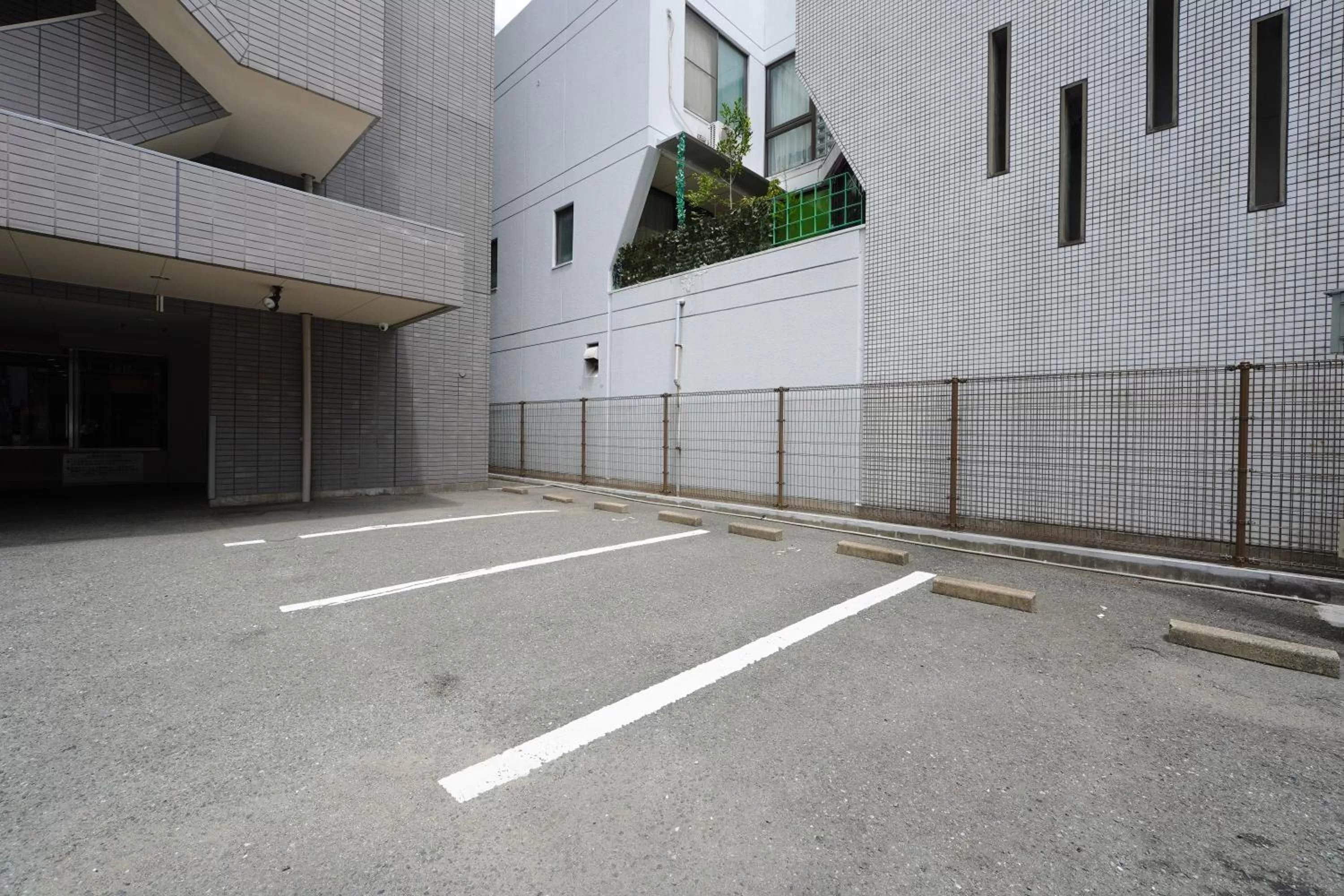 Parking in Plaza Hotel Tenjin