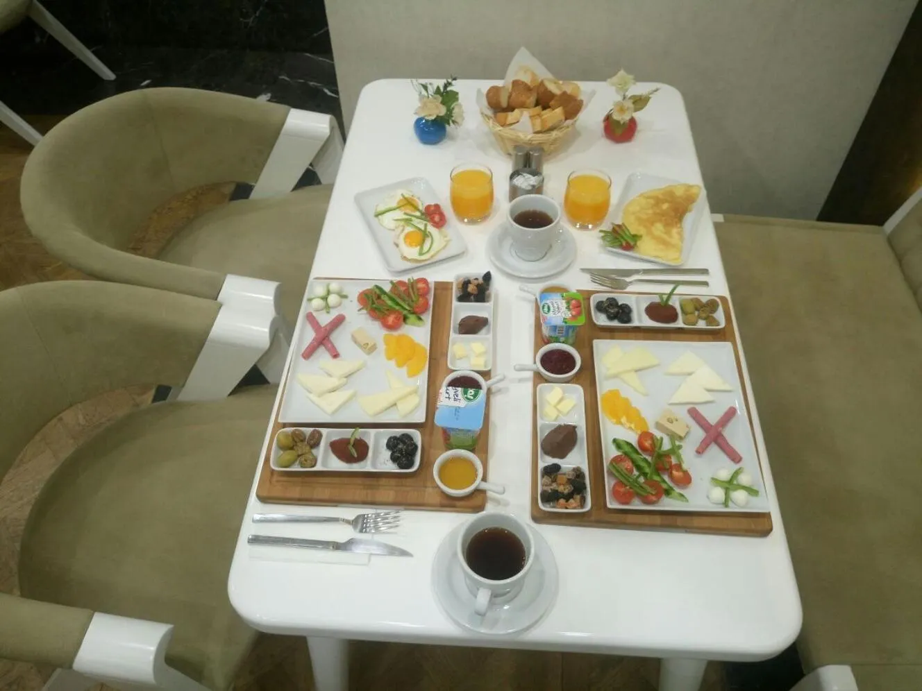 Restaurant/places to eat in Astan Hotel Taksim