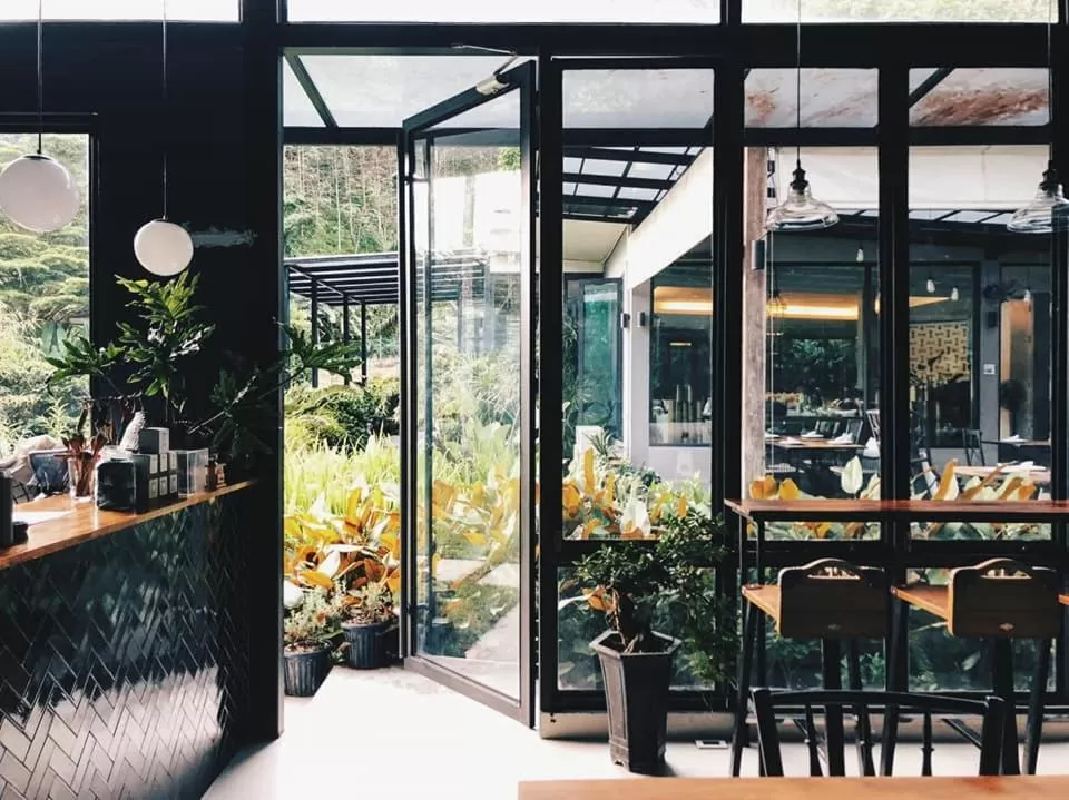 Restaurant/places to eat in The Hidden Resort