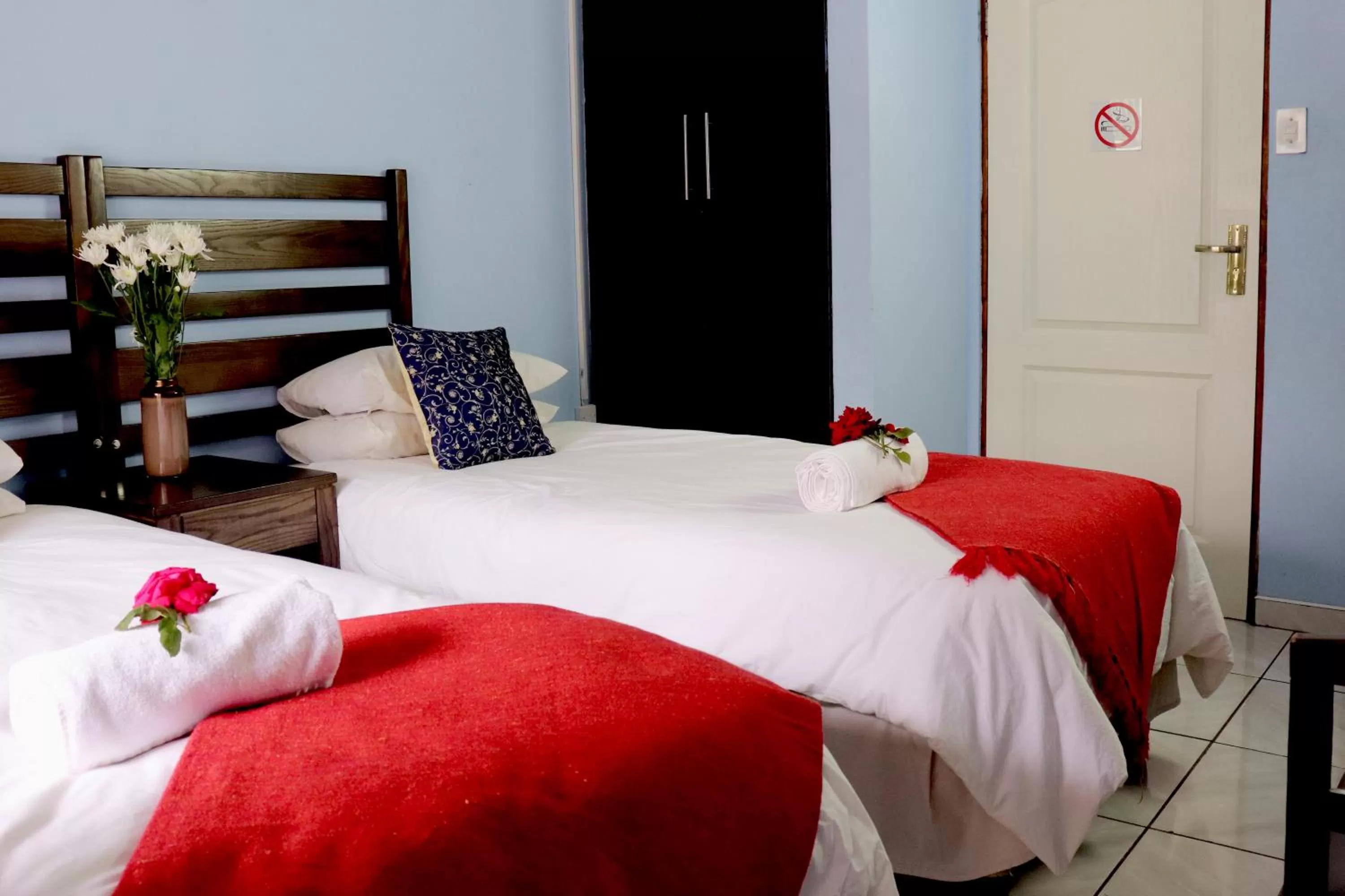 Bed in Tribute Guest House Matala