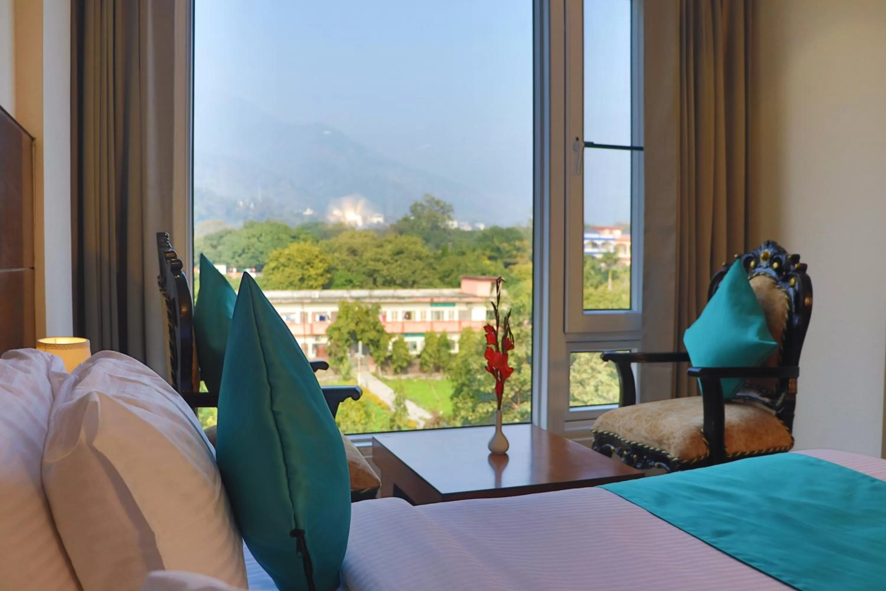 Mountain view, Bed in Hotel Green - Behind Parmarth Niketan