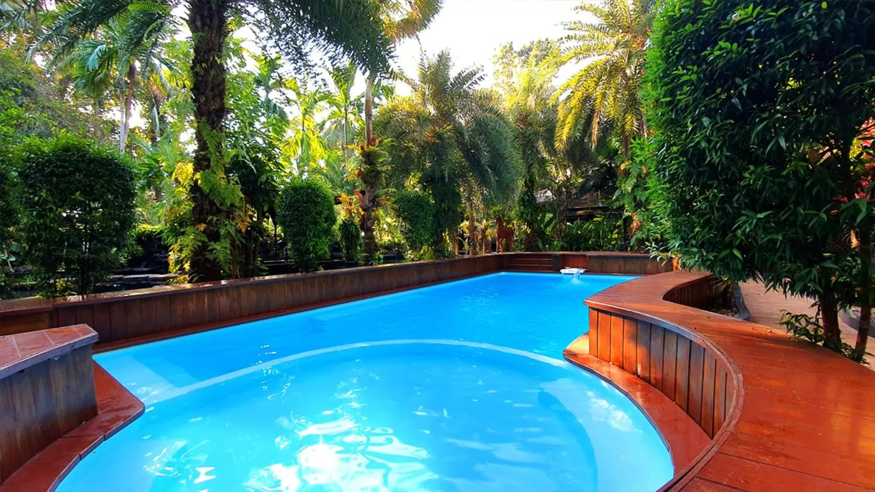 Swimming pool in Baan Habeebee Resort