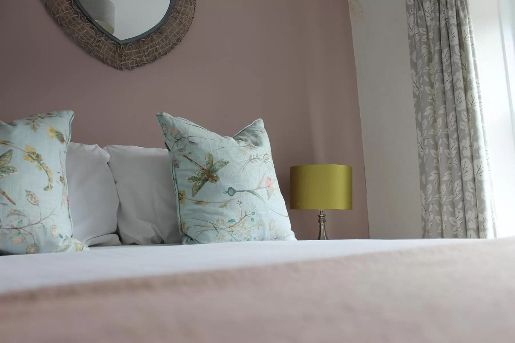 Bed in The Hatch Inn