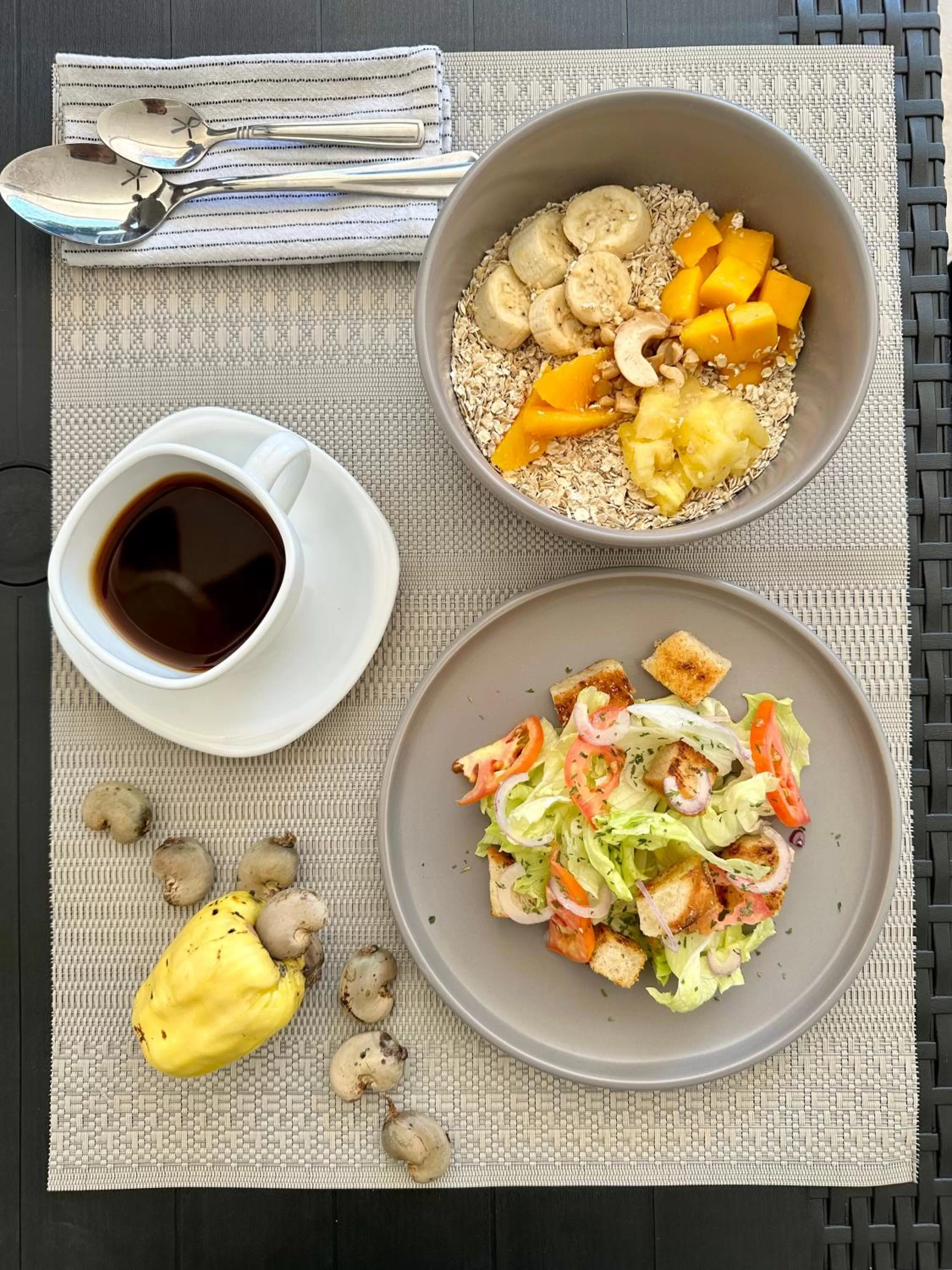 Food and drinks in Harbour Bliss Hotel