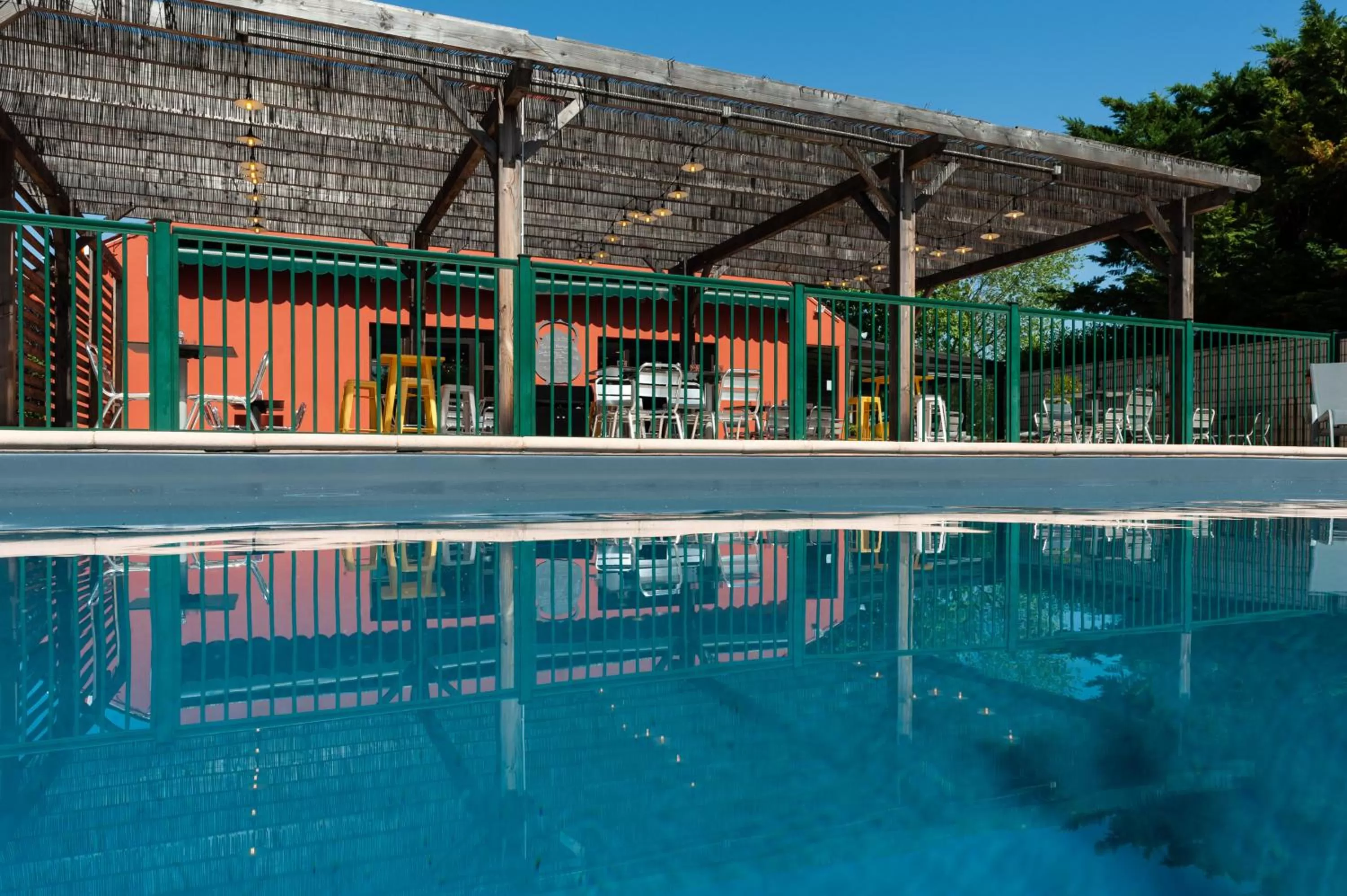 Swimming pool in Campanile Beaune