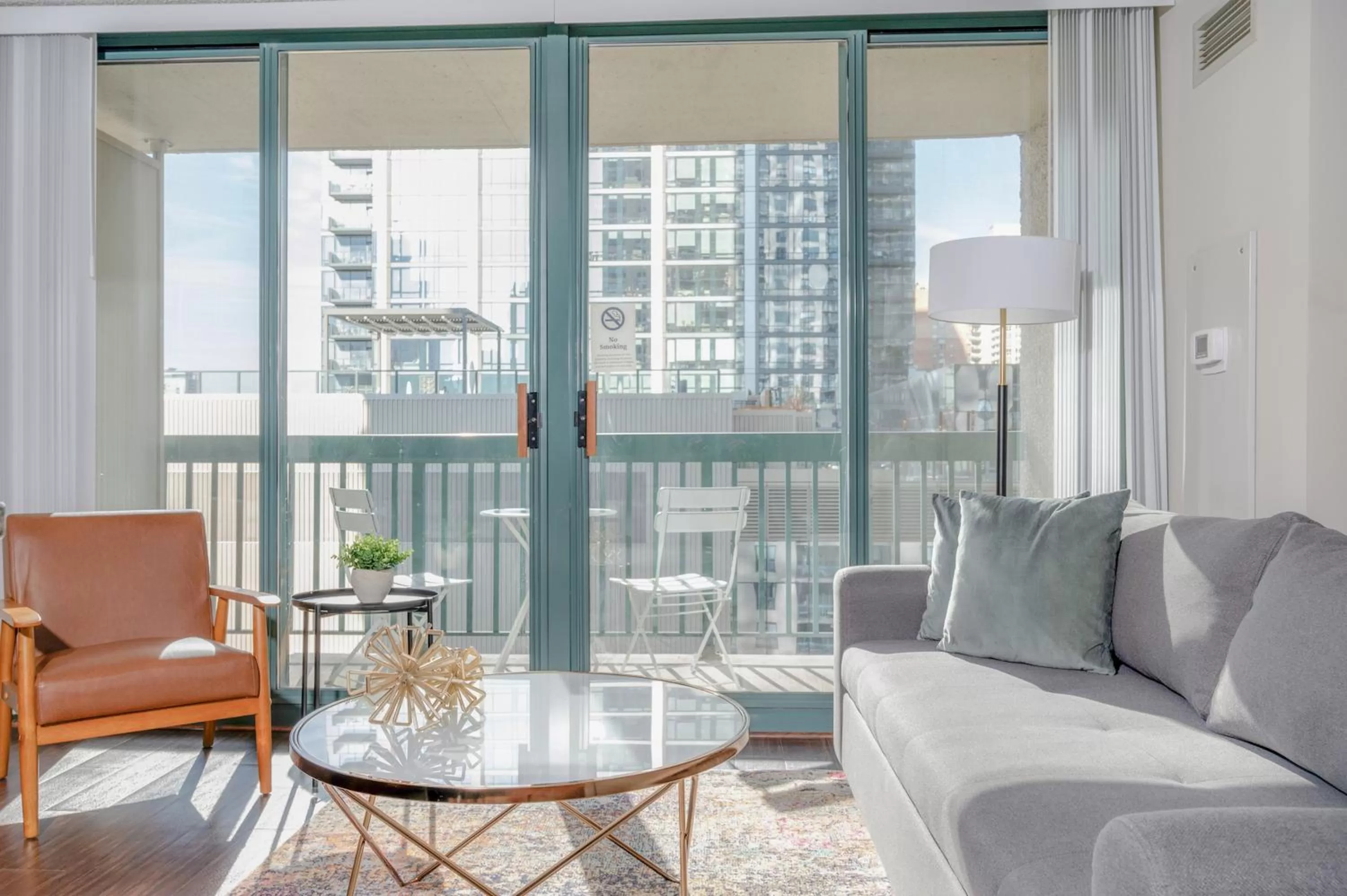 Living room in Kasa Magnificent Mile Chicago