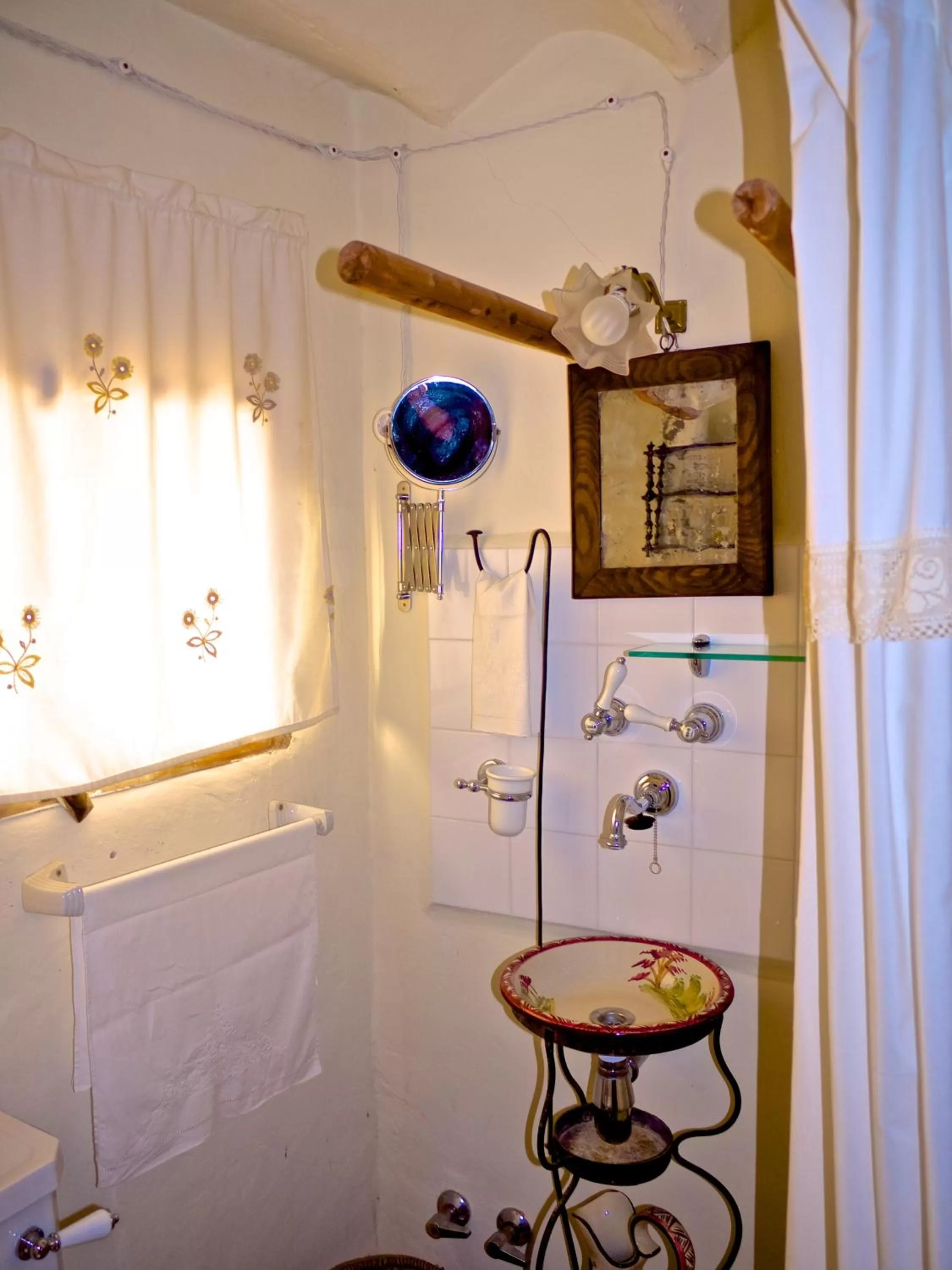 Bathroom in Olmitos 3 Hotel boutique, Casa-Palacio