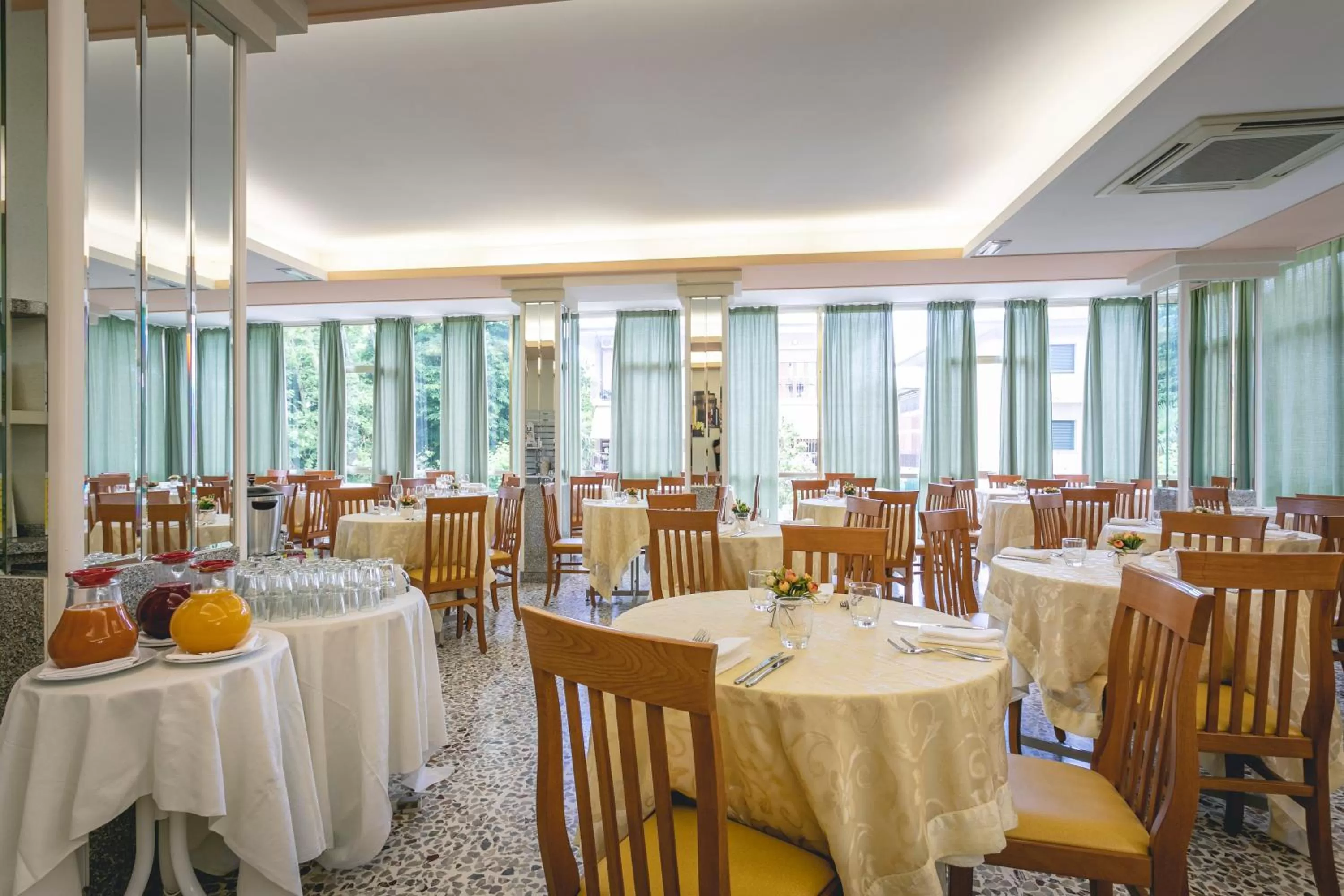 Restaurant/places to eat in Hotel del Falco