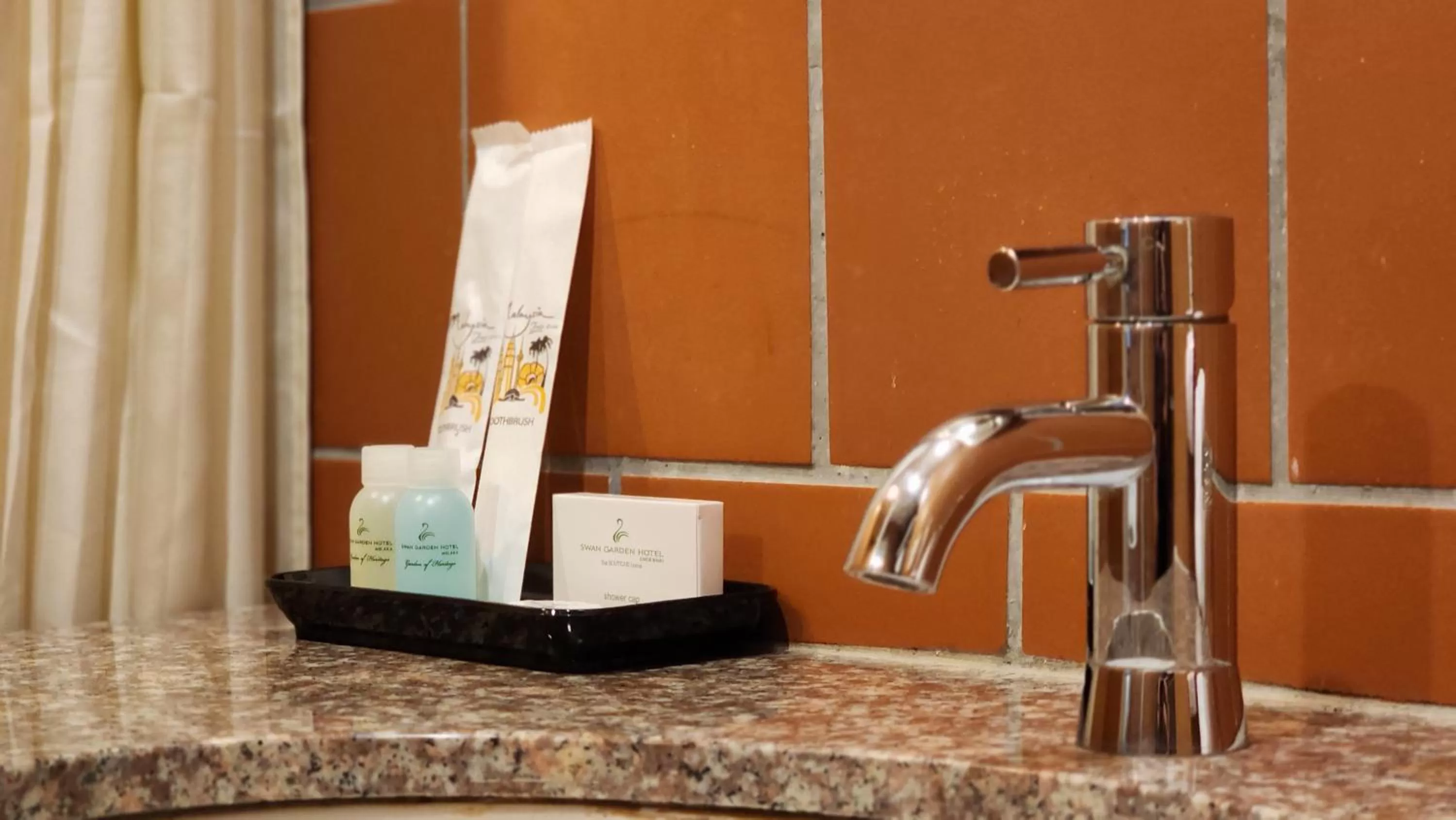 Bathroom in Swan Garden Hotel