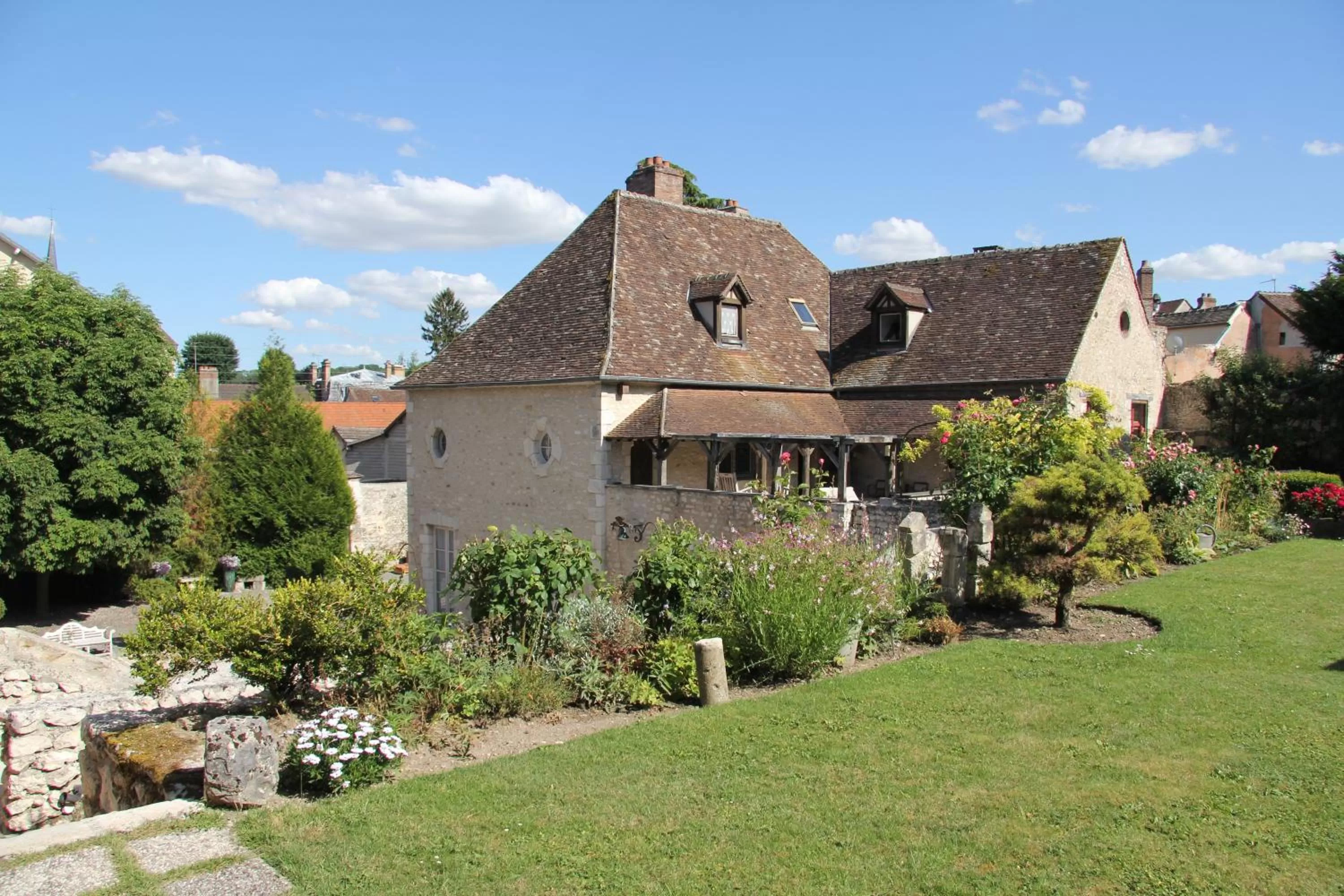 Property building in Demeure des Vieux Bains