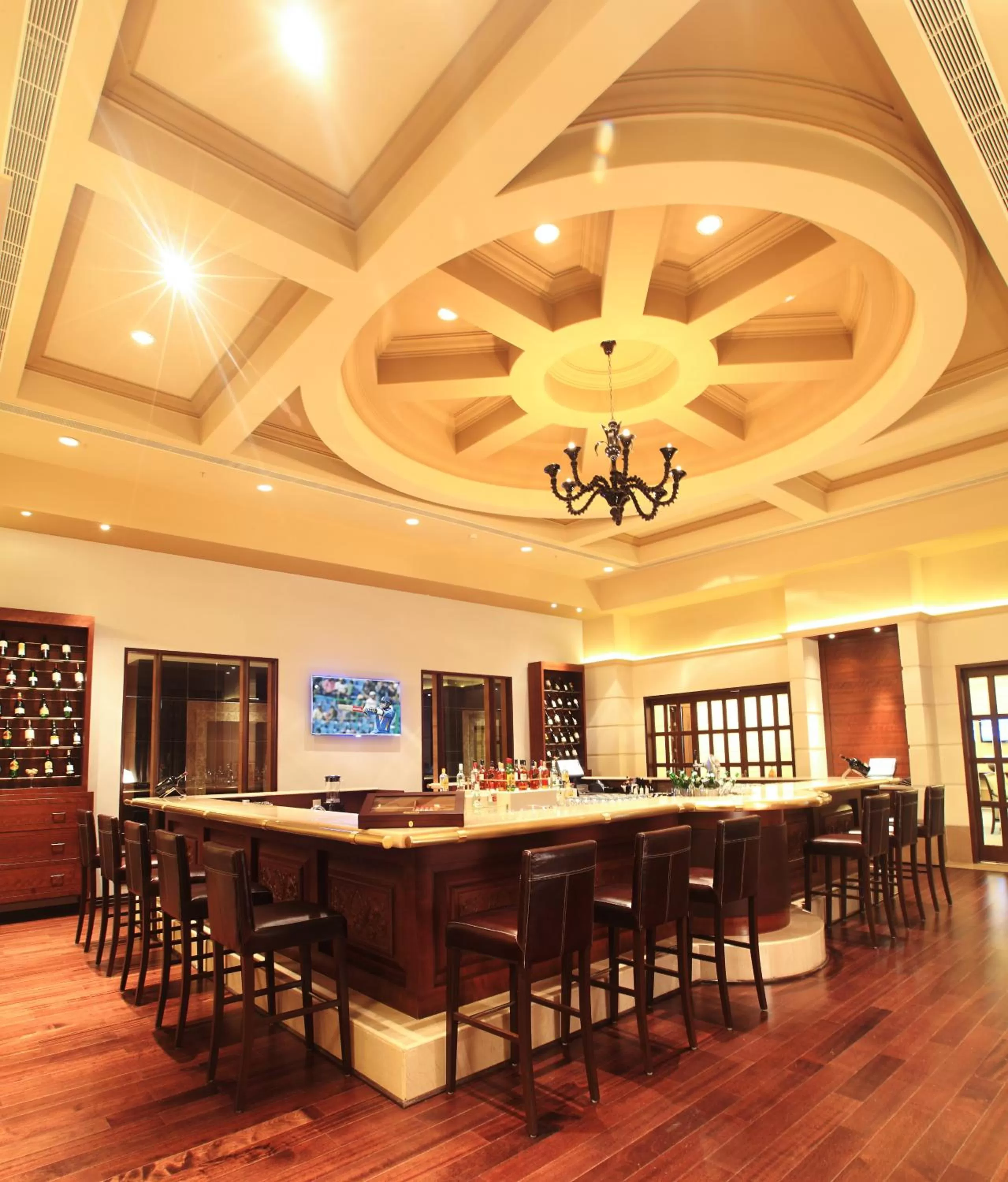 Alcoholic drinks in Radisson Blu Hotel Chennai City Centre