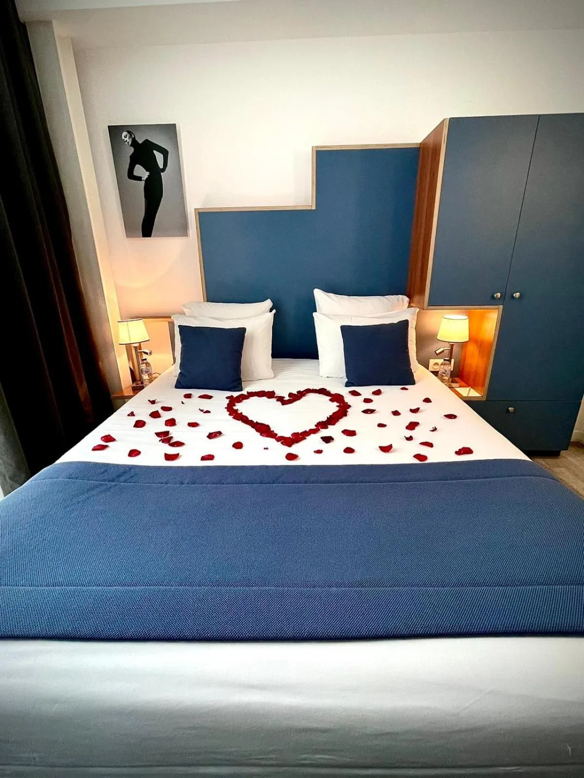 Bed in Hôtel Villa Eiffel Mademoiselle