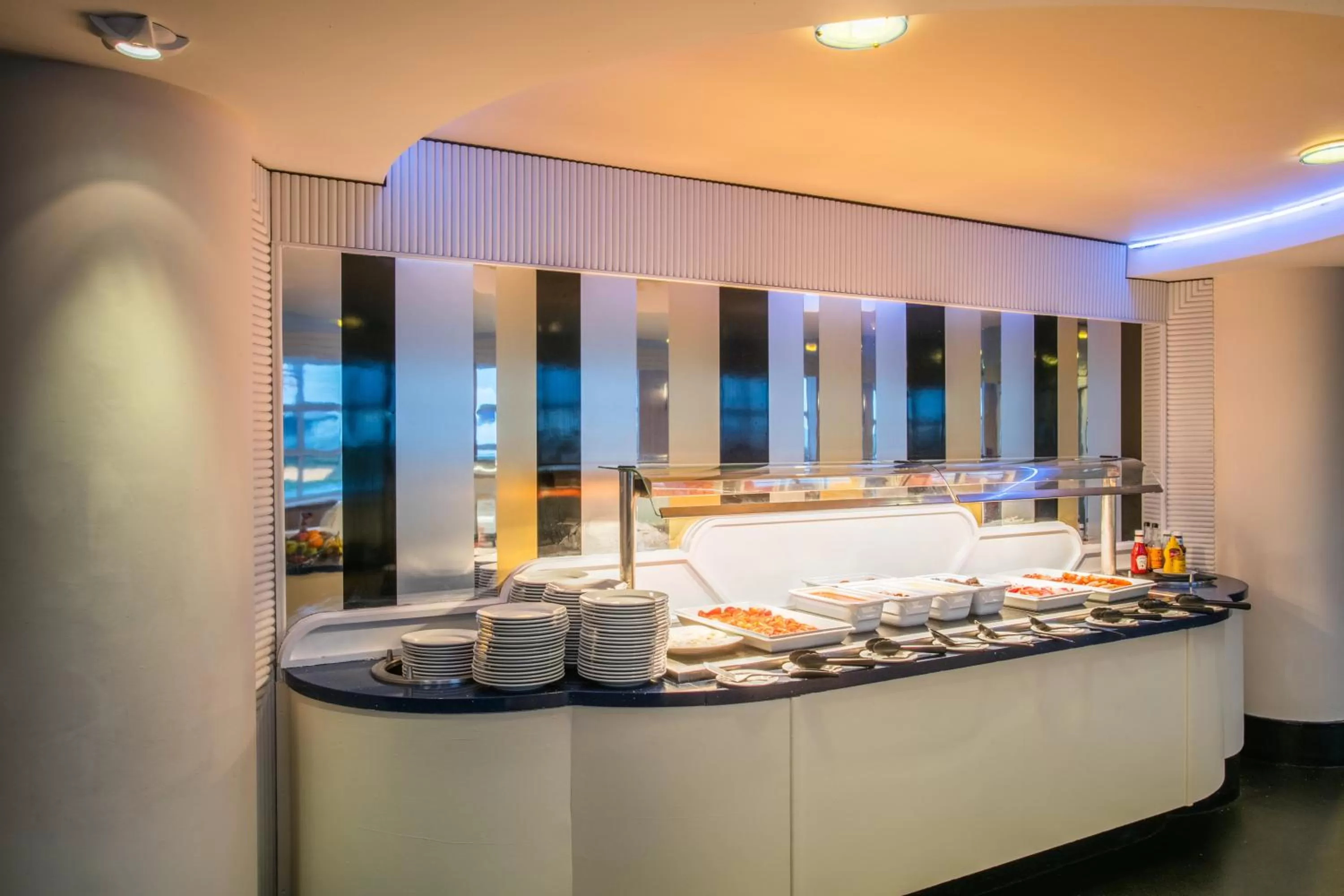 Restaurant/places to eat in Crowne Plaza Liverpool - John Lennon Airport by IHG