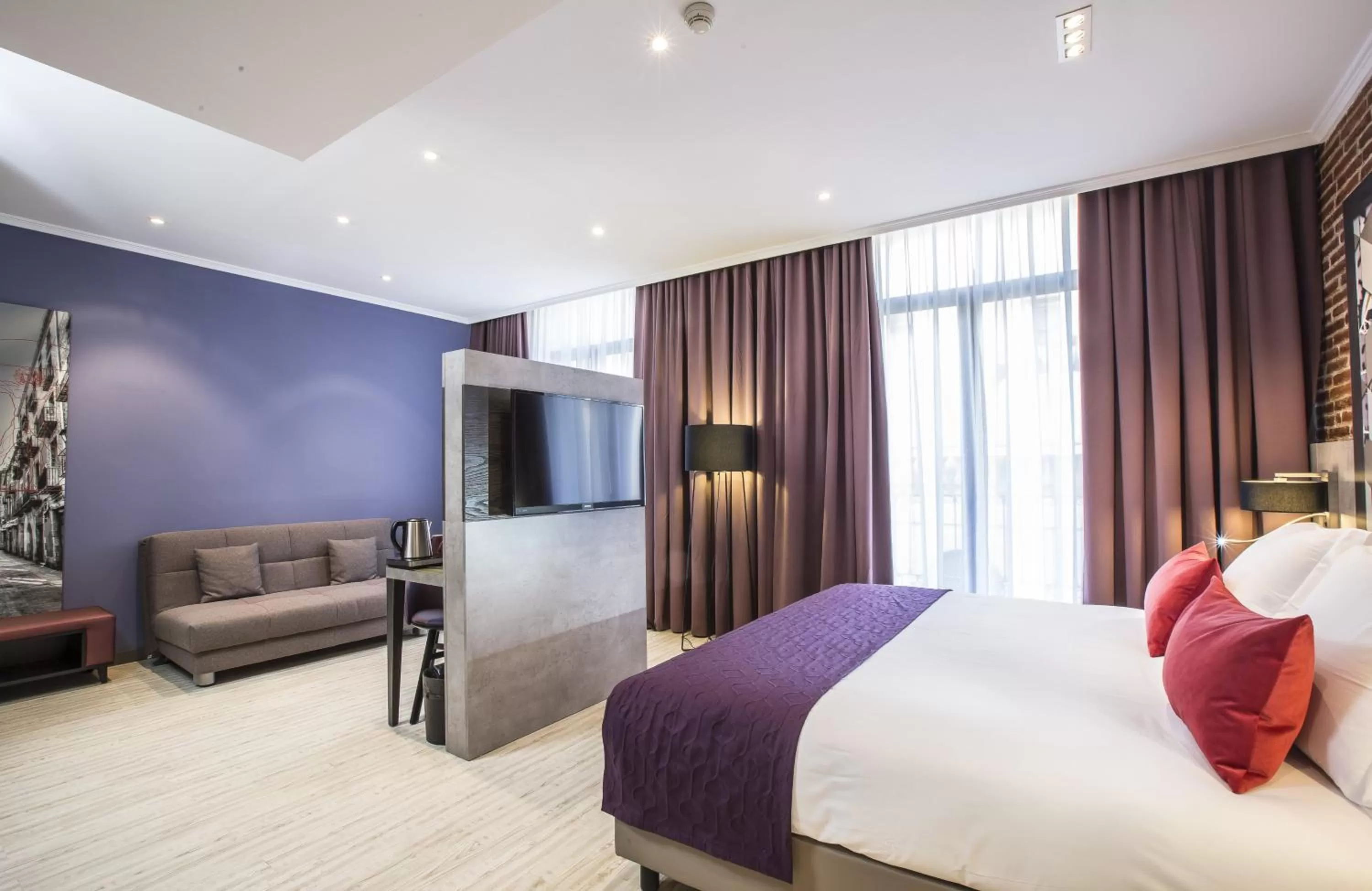 Photo of the whole room, Bed in Leonardo Hotel Barcelona Las Ramblas