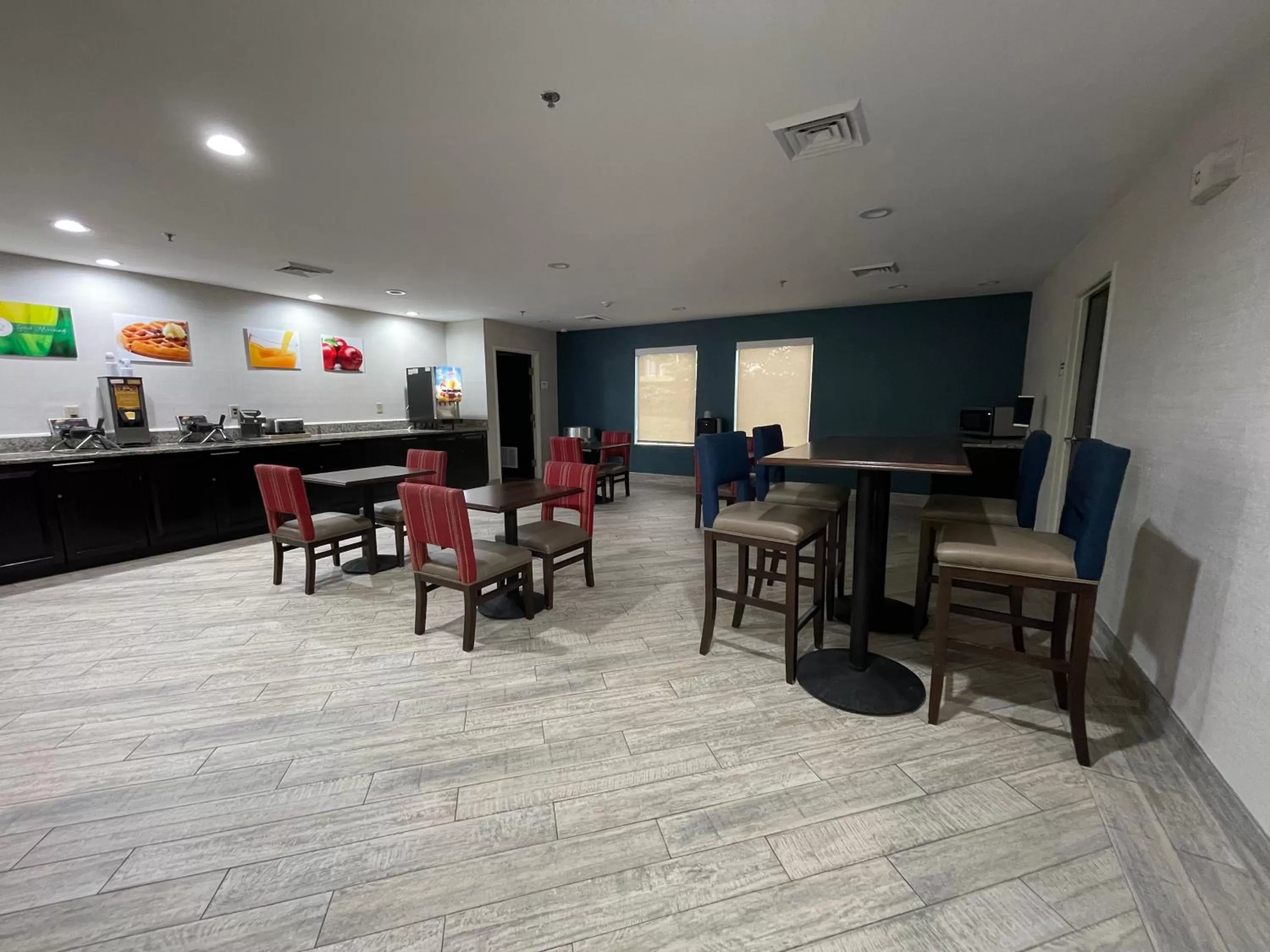 Breakfast in Quality Inn & Suites Clemmons I-40