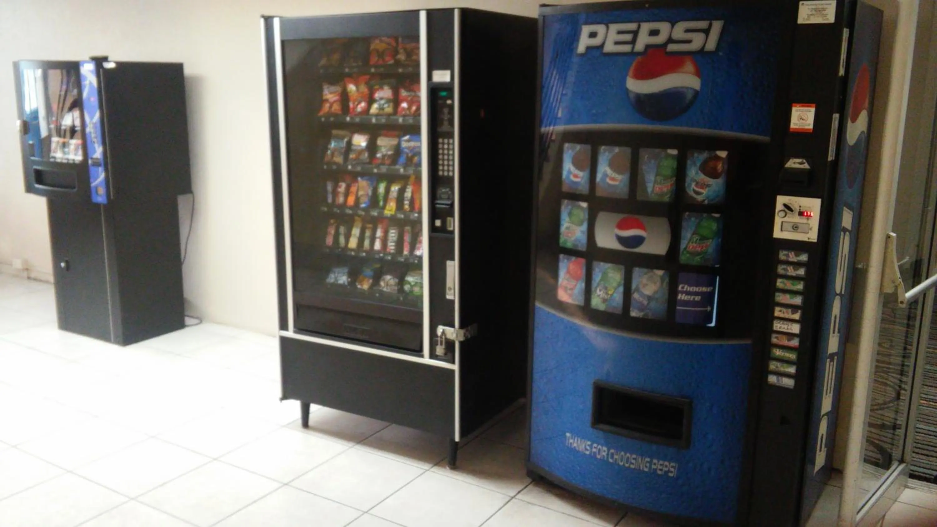 On-site shops in Days Inn by Wyndham Albion