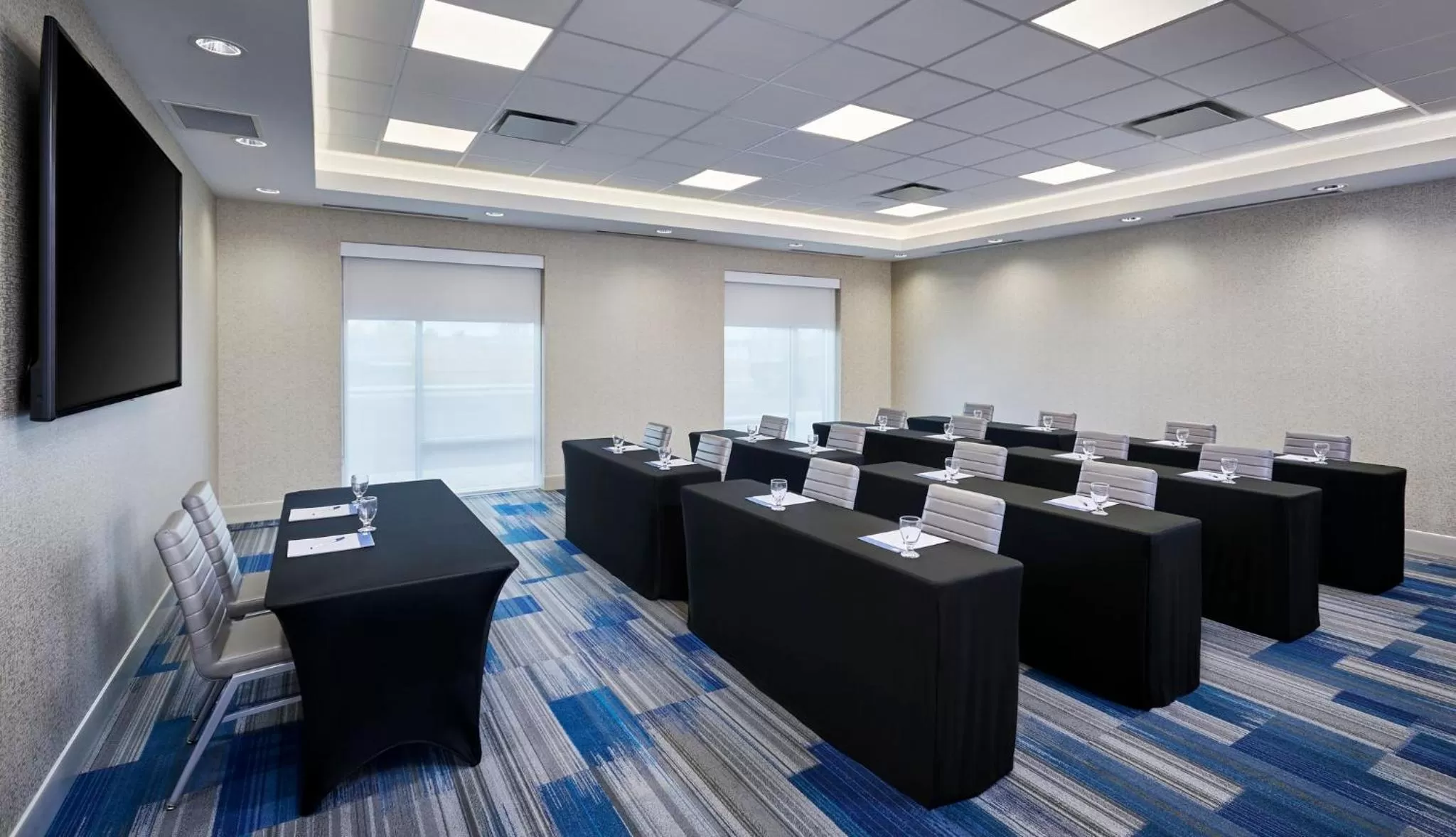 Meeting/conference room in Holiday Inn Express & Suites Windsor East - Lakeshore by IHG