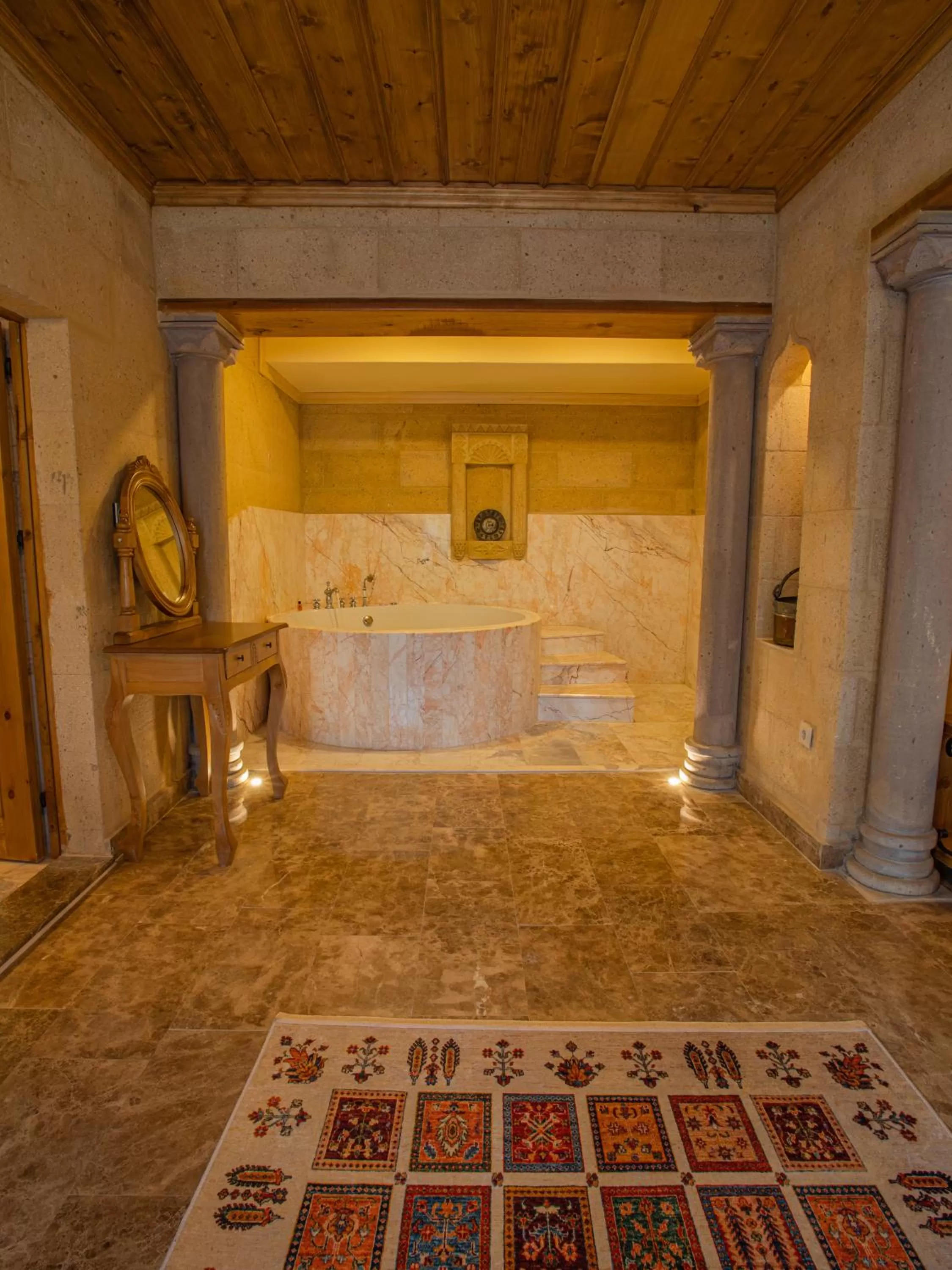 Hot Tub in Cratus Stone Palace