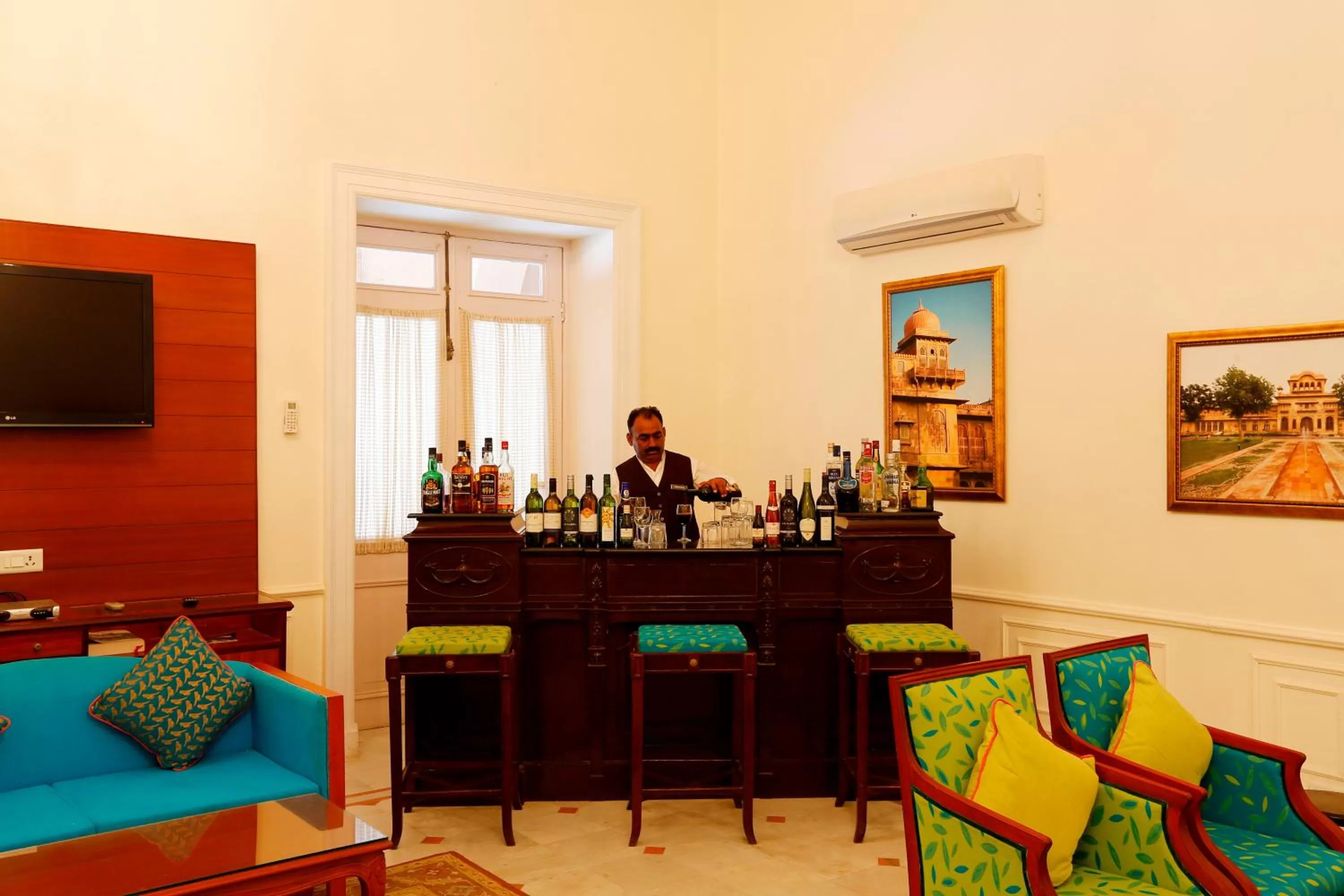 Lounge or bar in The Lallgarh Palace - A Heritage Hotel