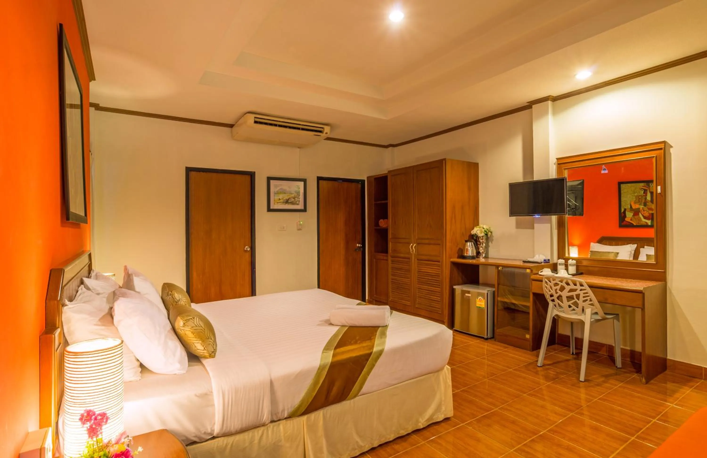 TV and multimedia, Bed in Lanta Manda Resort