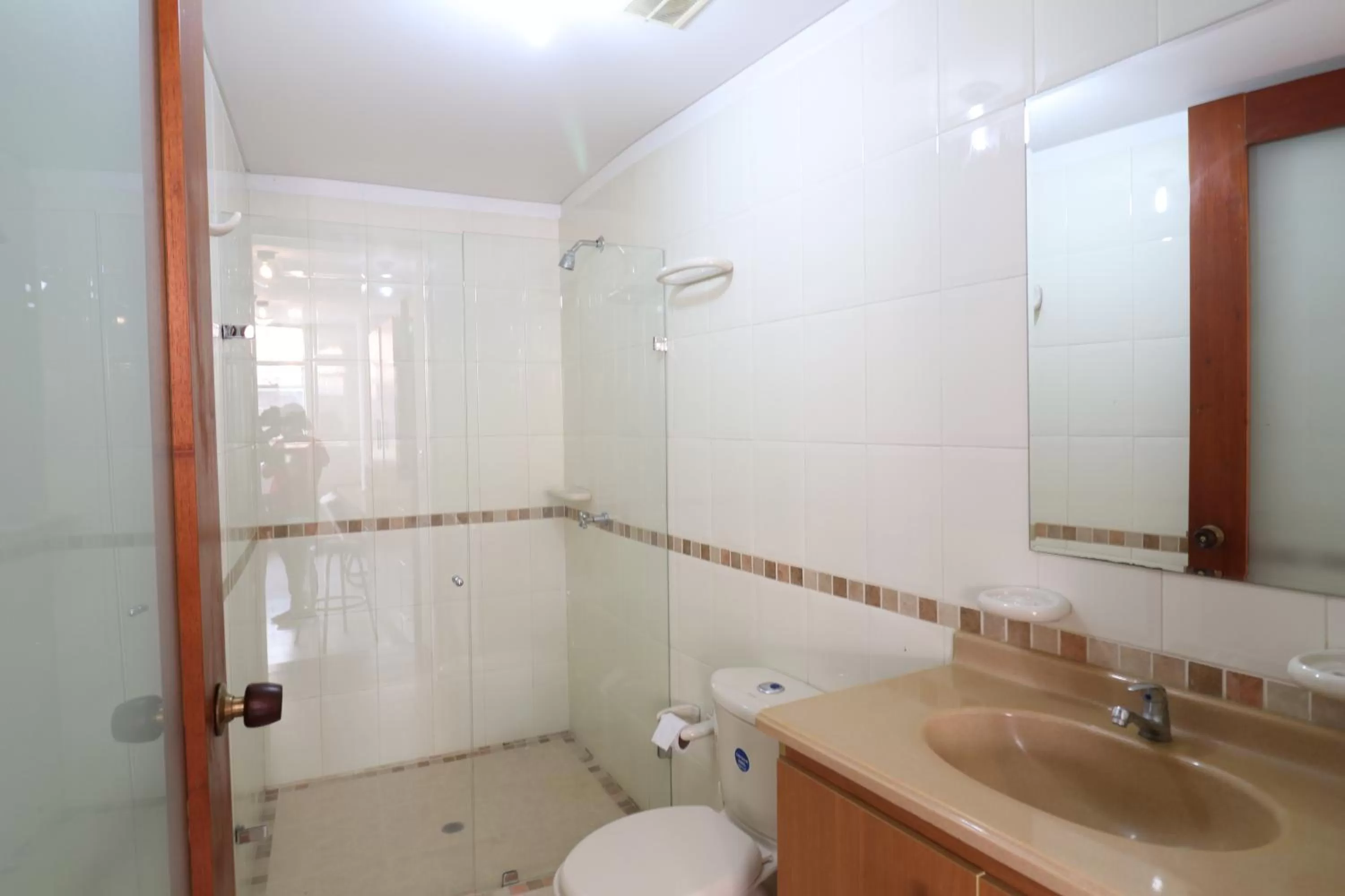 Bathroom in 554 Apartments