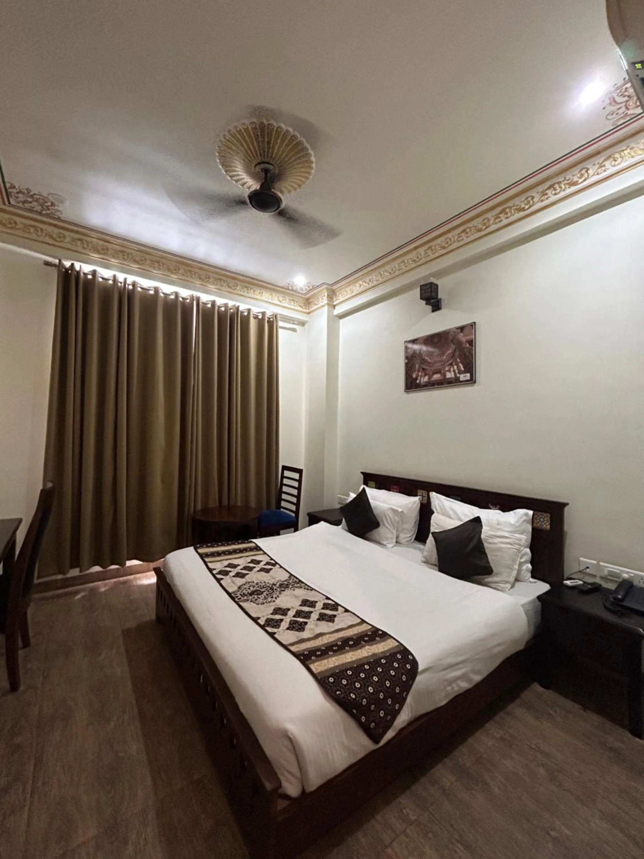 Bed in Hotel Laxmi Niwas - A Heritage Retreat