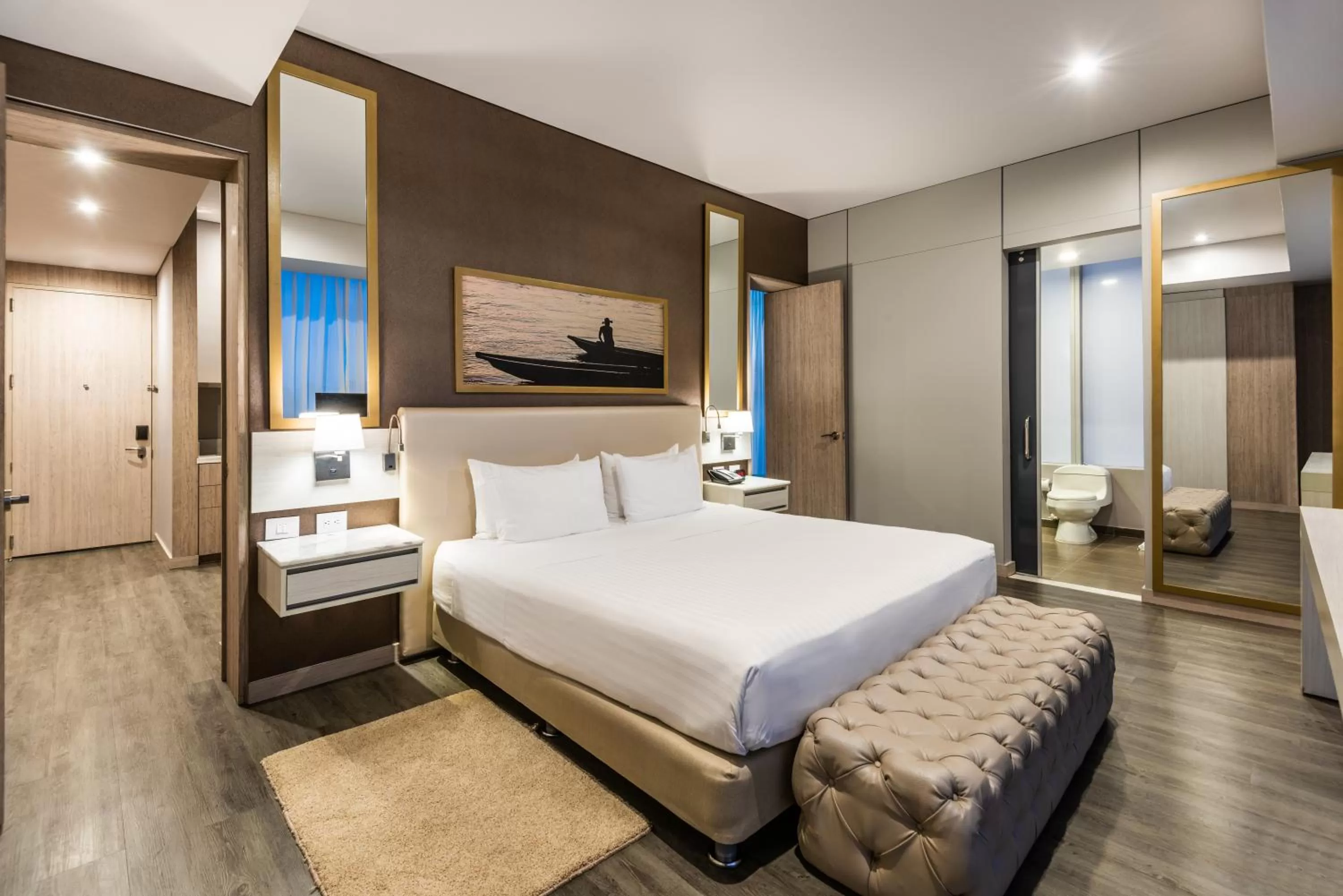 Bedroom, Bed in Crowne Plaza Barranquilla by IHG