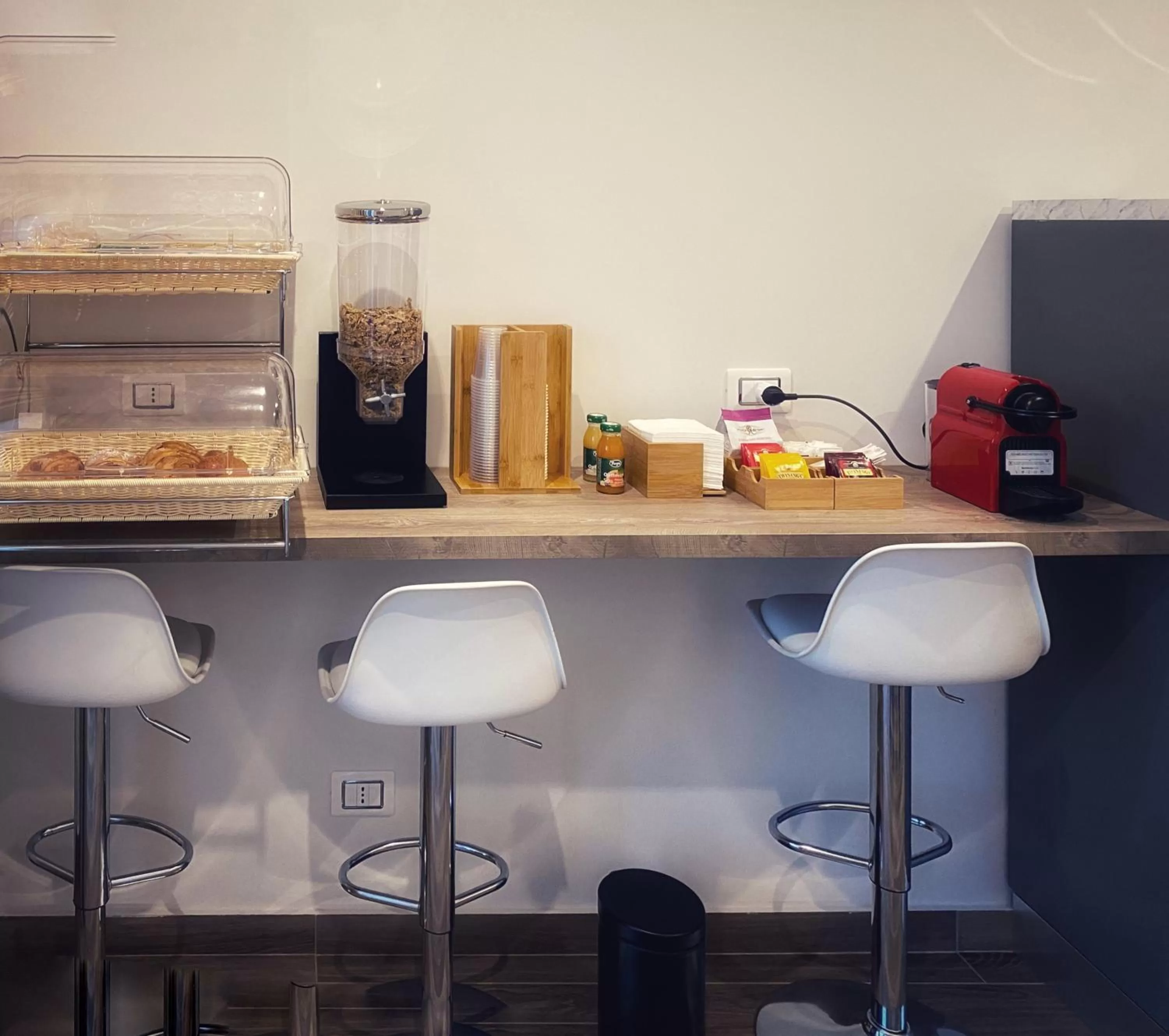 Kitchen or kitchenette in Lumarooms B&B