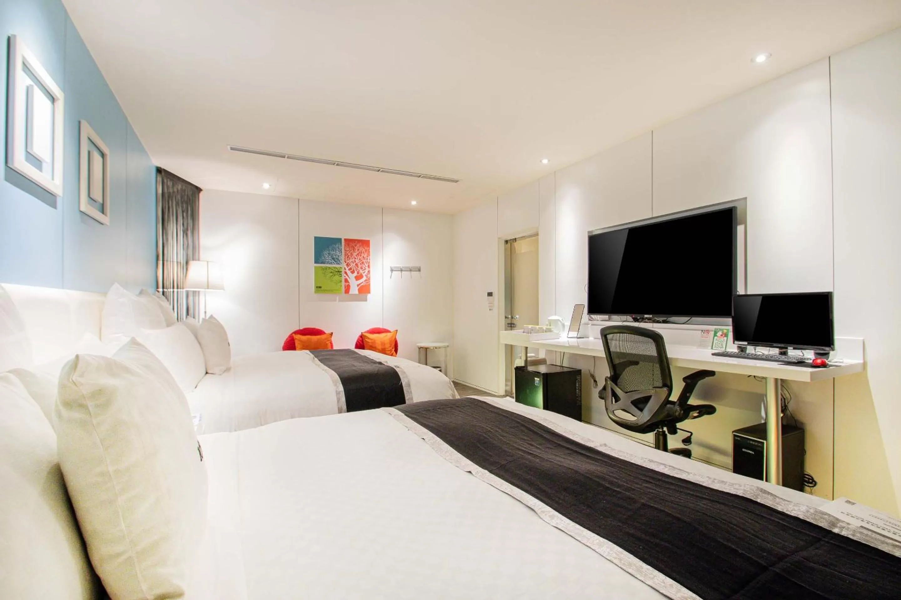 Decorative detail, Bed in 168 Motel-Hsinchu