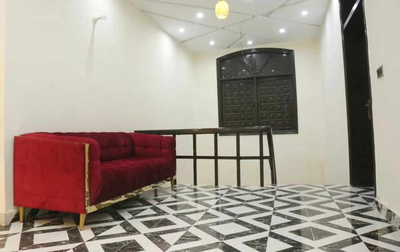 Seating Area in HOTEL DE SMART Multan