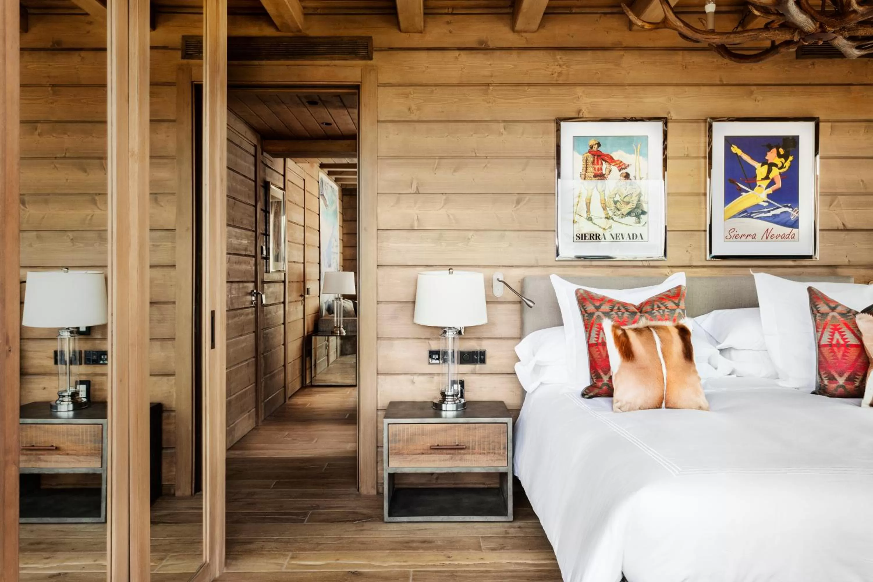 Photo of the whole room, Bed in El Lodge, Ski & Spa