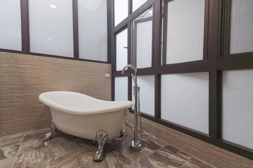 Bathroom in Visual Range B&B