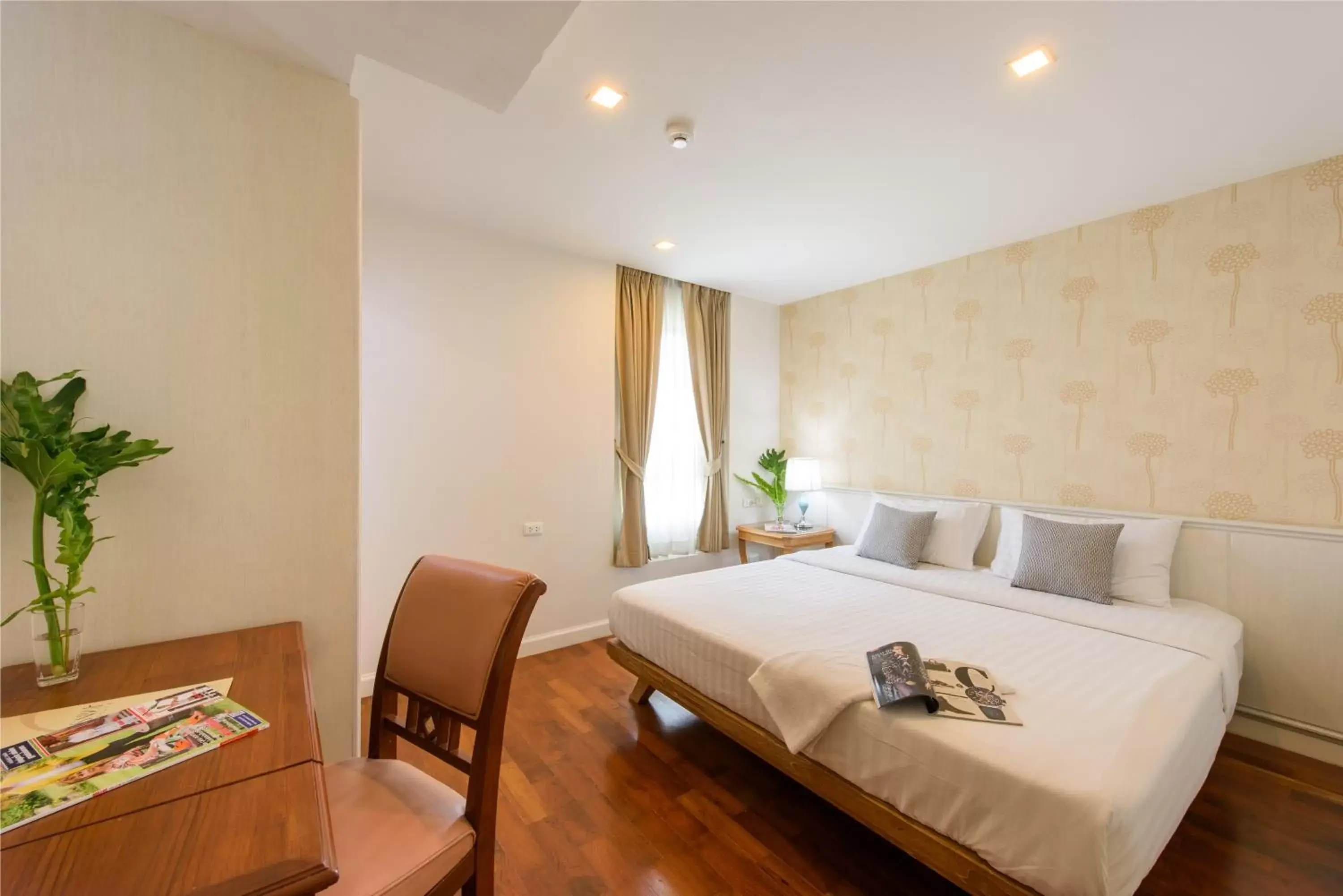 Family One-Bedroom Suite (4 Adults) in Sabai Sathorn Service Apartment Family One-Bedroom Suite (4 Adults) in Sabai Sathorn Service Apartment