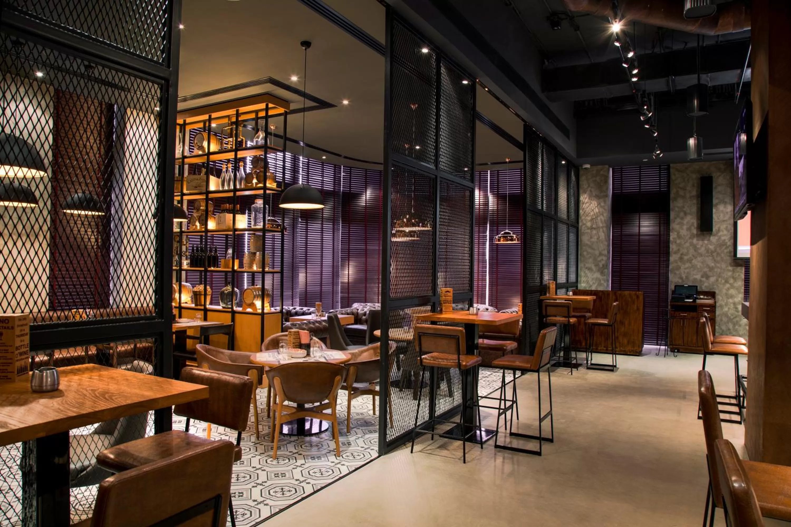 Restaurant/places to eat in Pearl Rotana Capital Centre