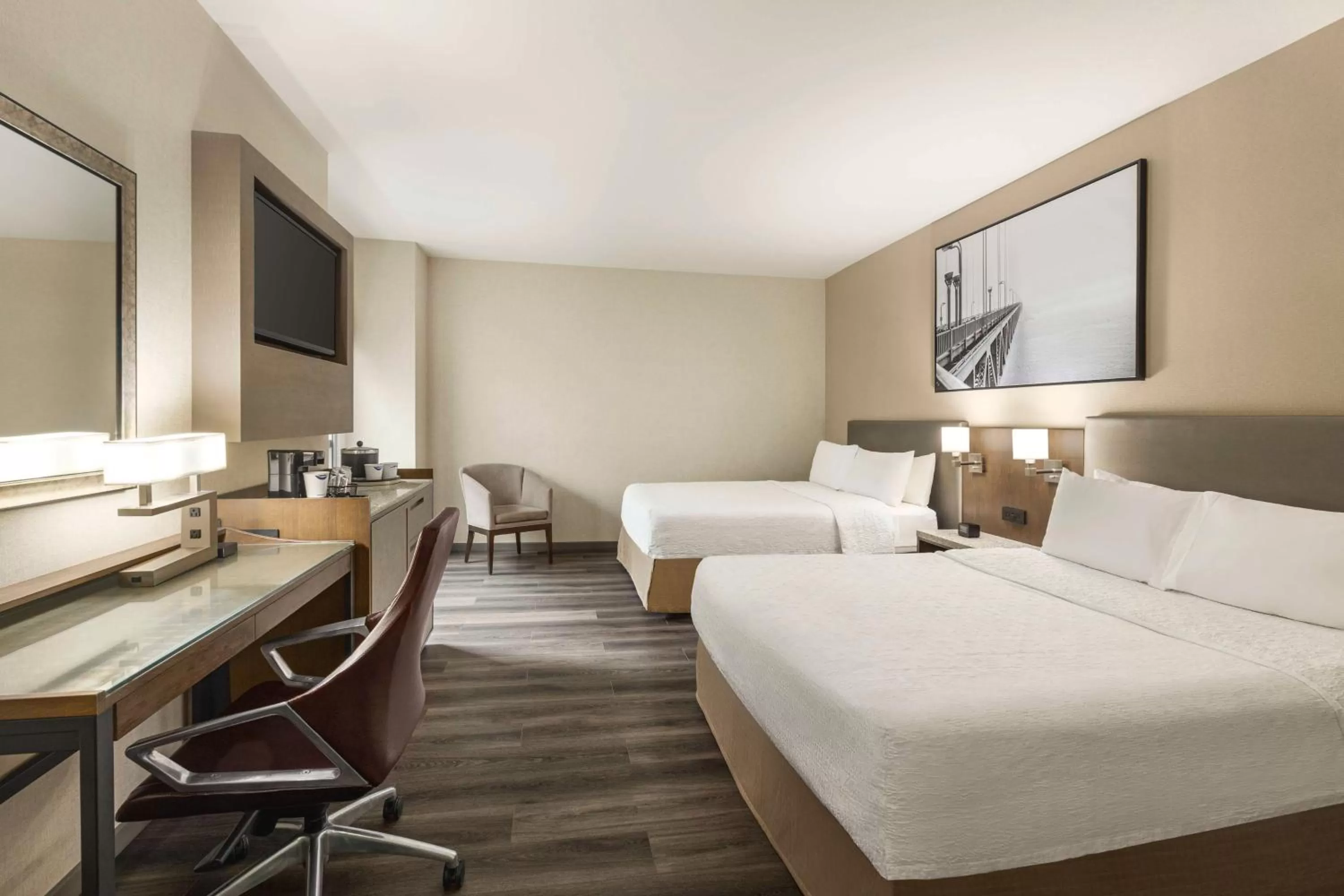 Bedroom, Bed in Hampton Inn San Francisco Downtown/Convention Center