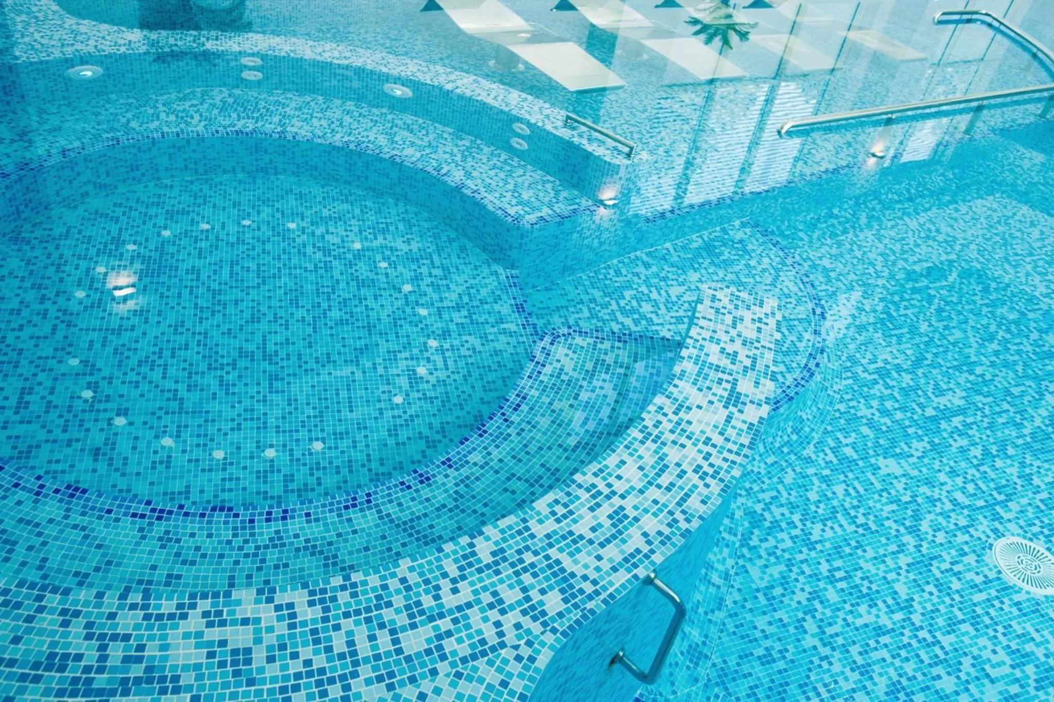 Swimming pool in Mirage Medspa Hotel