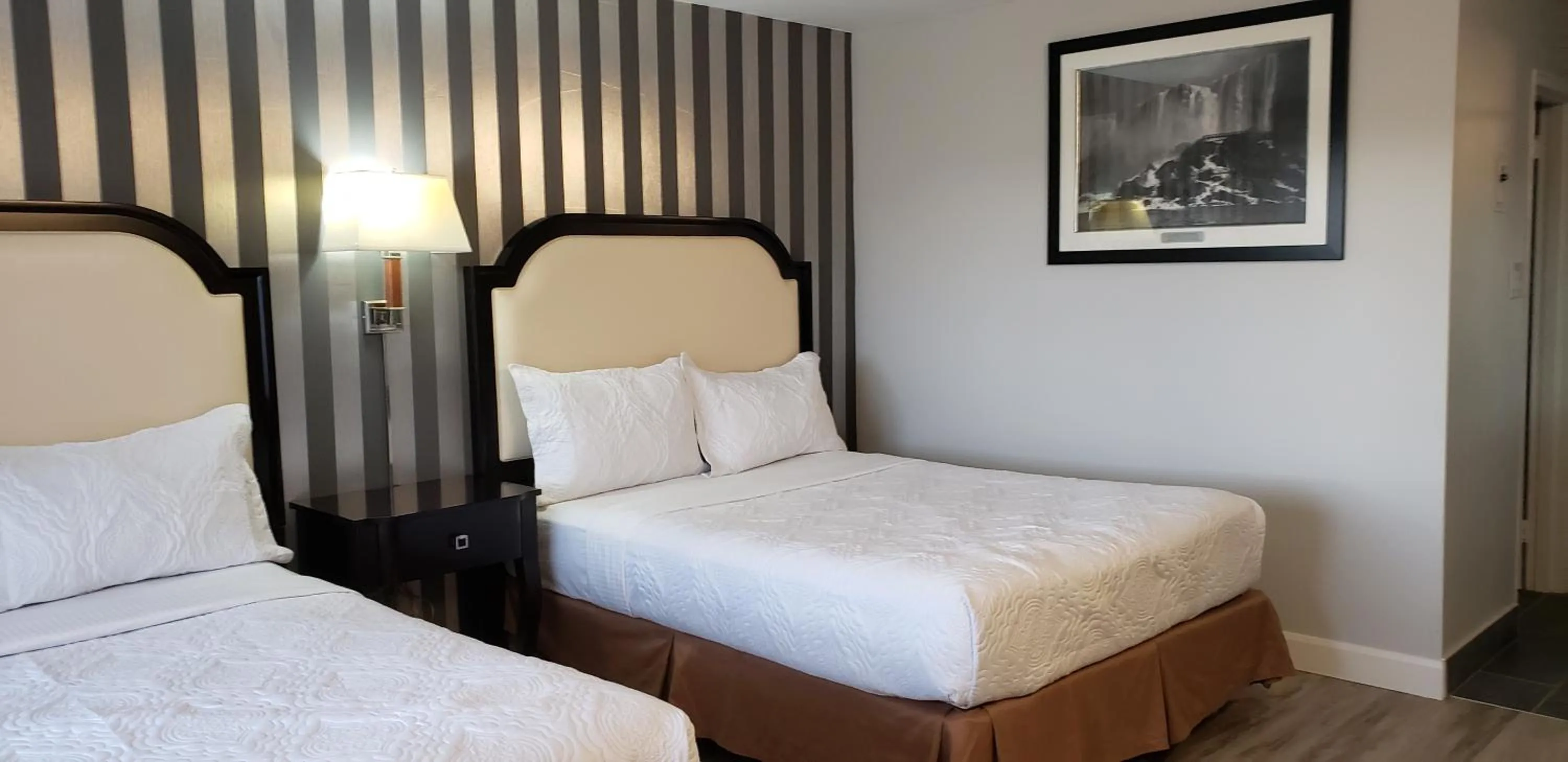 Niagara Falls Courtside Inn