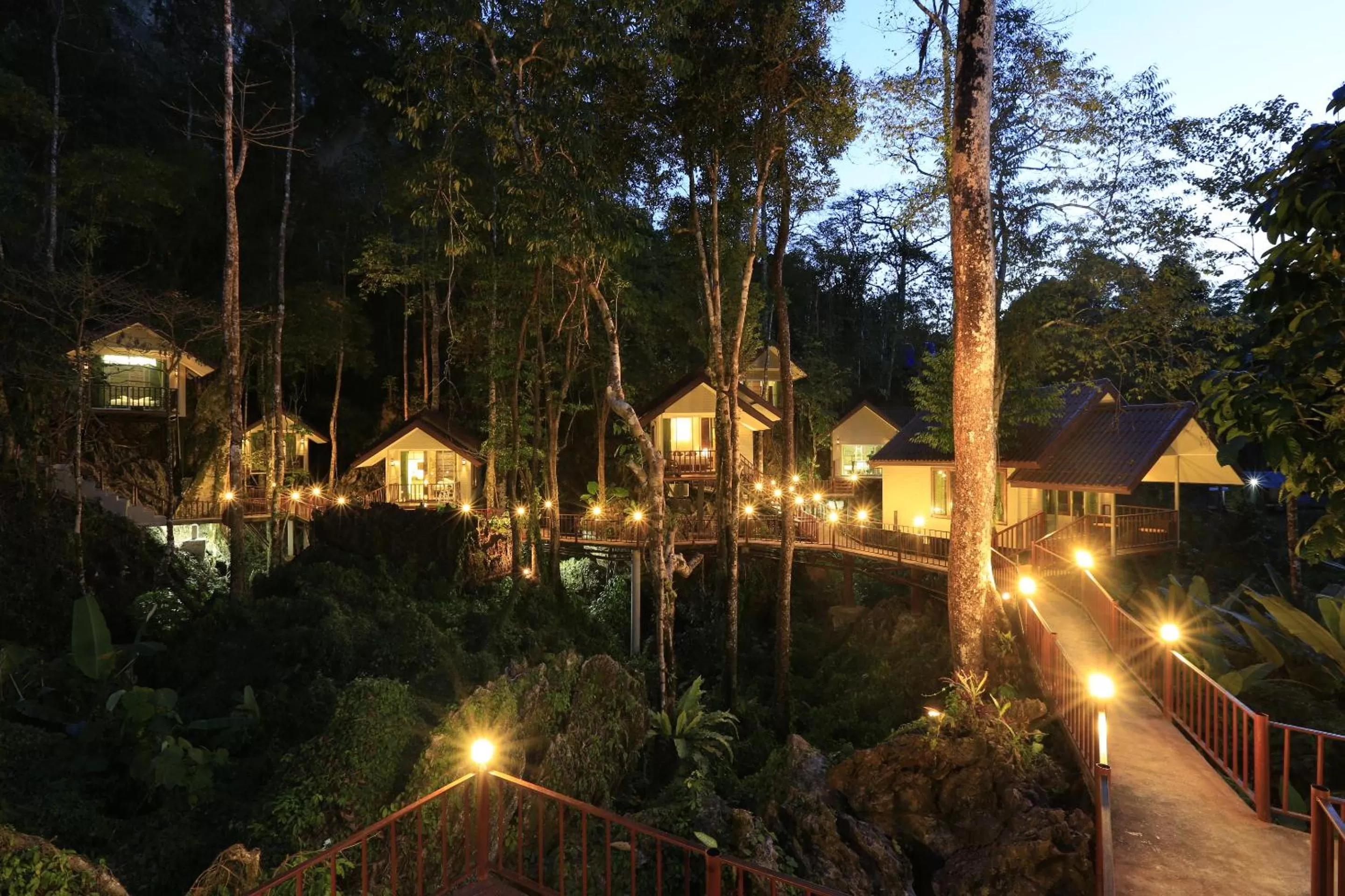 Facade/entrance, Property Building in Rock and Tree House Resort
