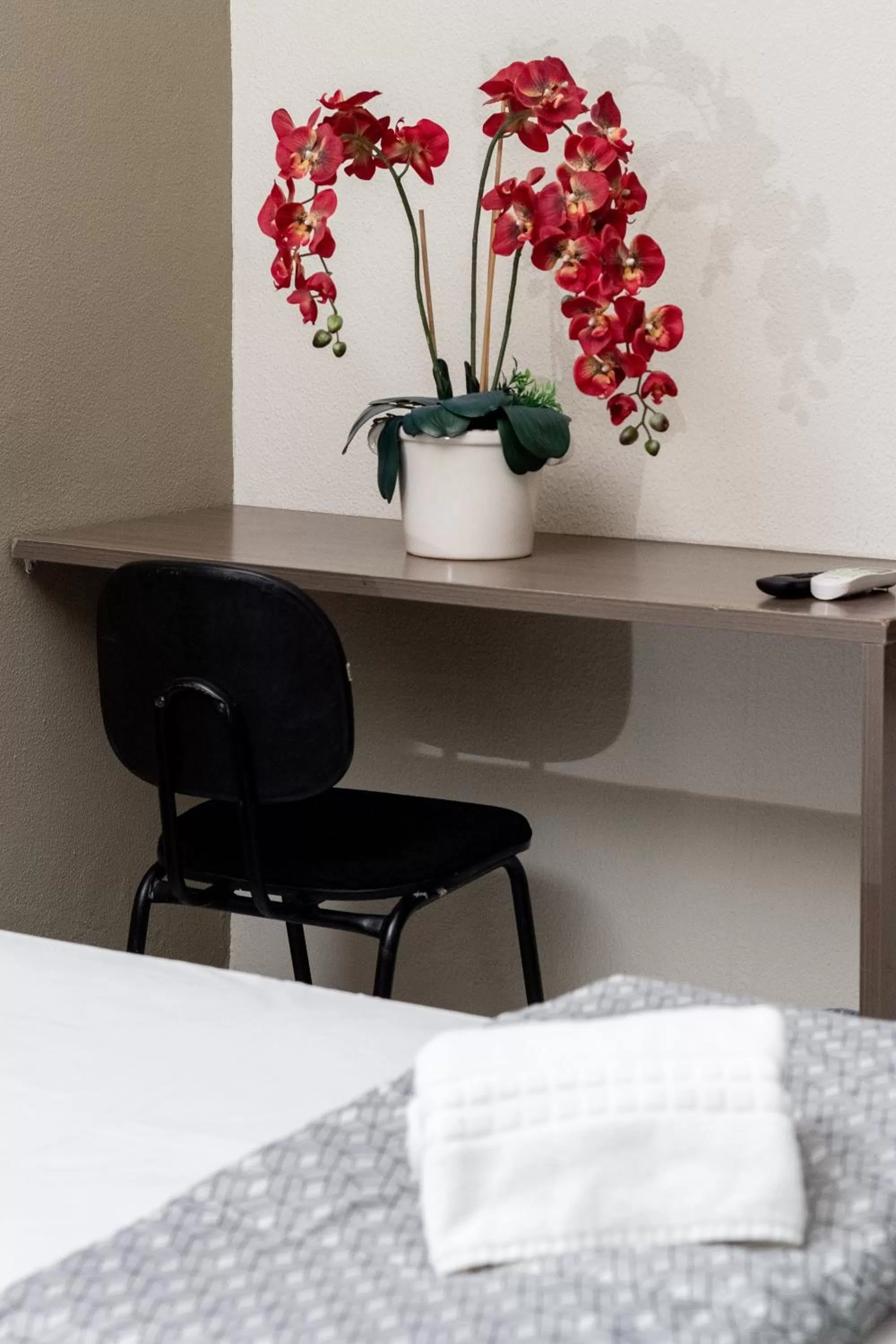 hair dresser, Seating Area in Astor Hotel