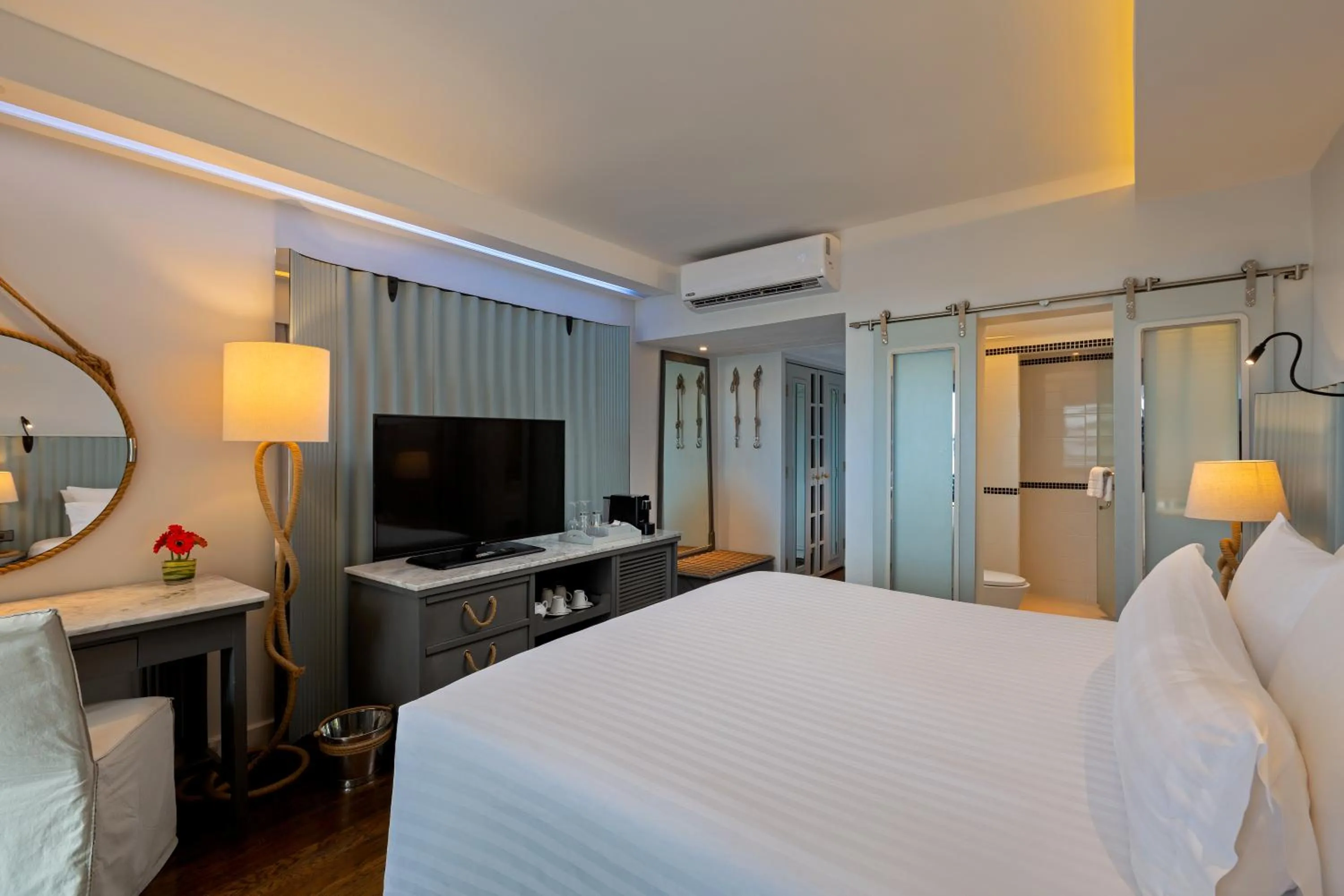 Bed in The Boathouse Phuket-SHA Plus