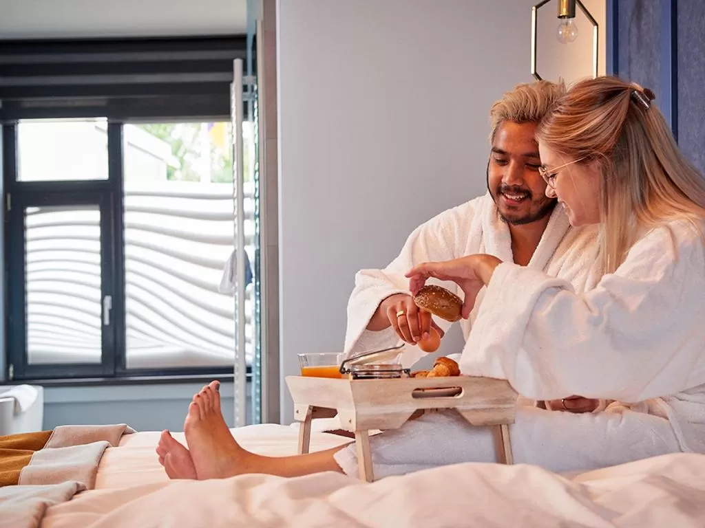 Bed in De Maasparel Nextdoor Maassuites