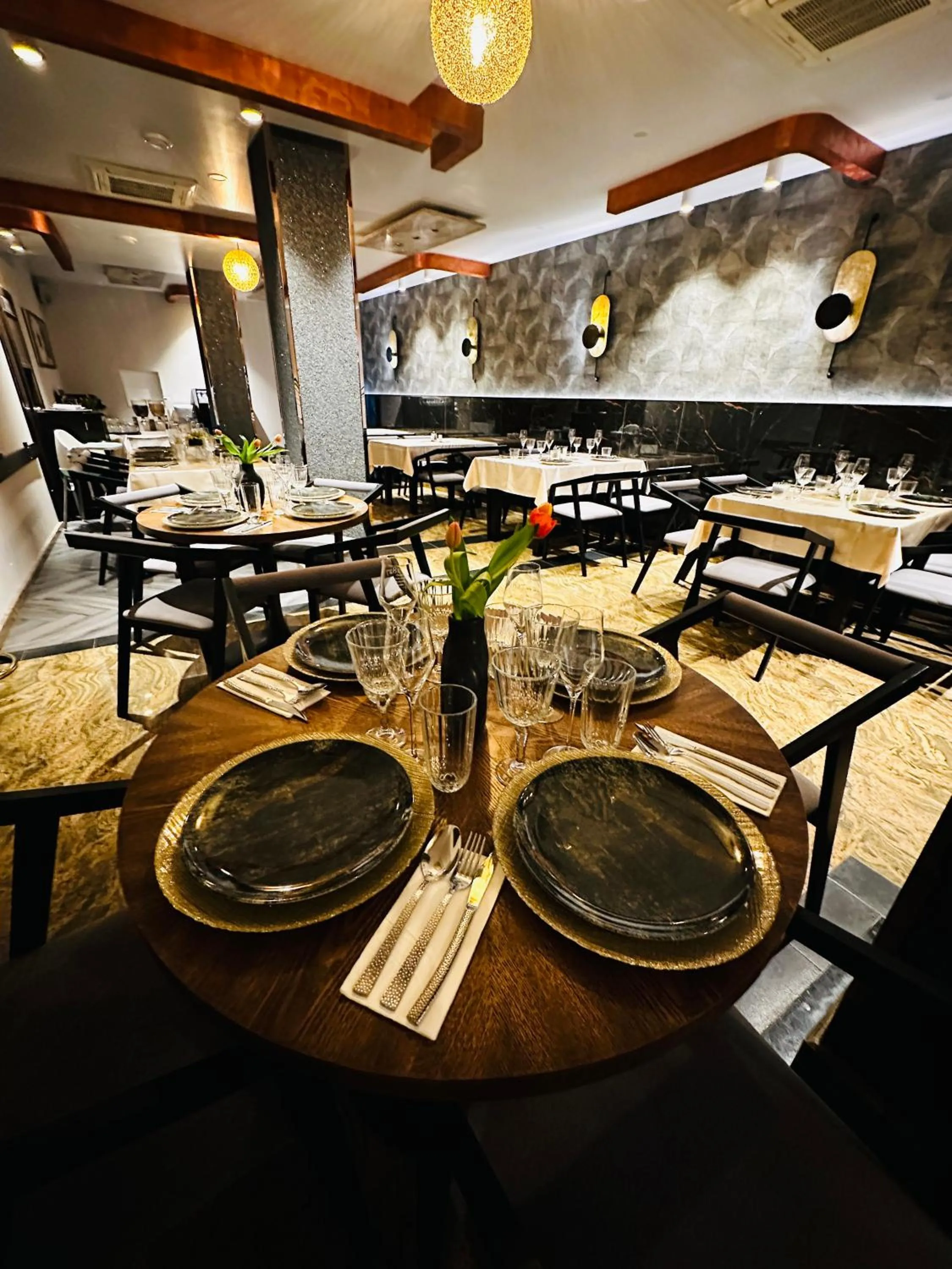Restaurant/places to eat in Villa & Restaurant Levoslav House