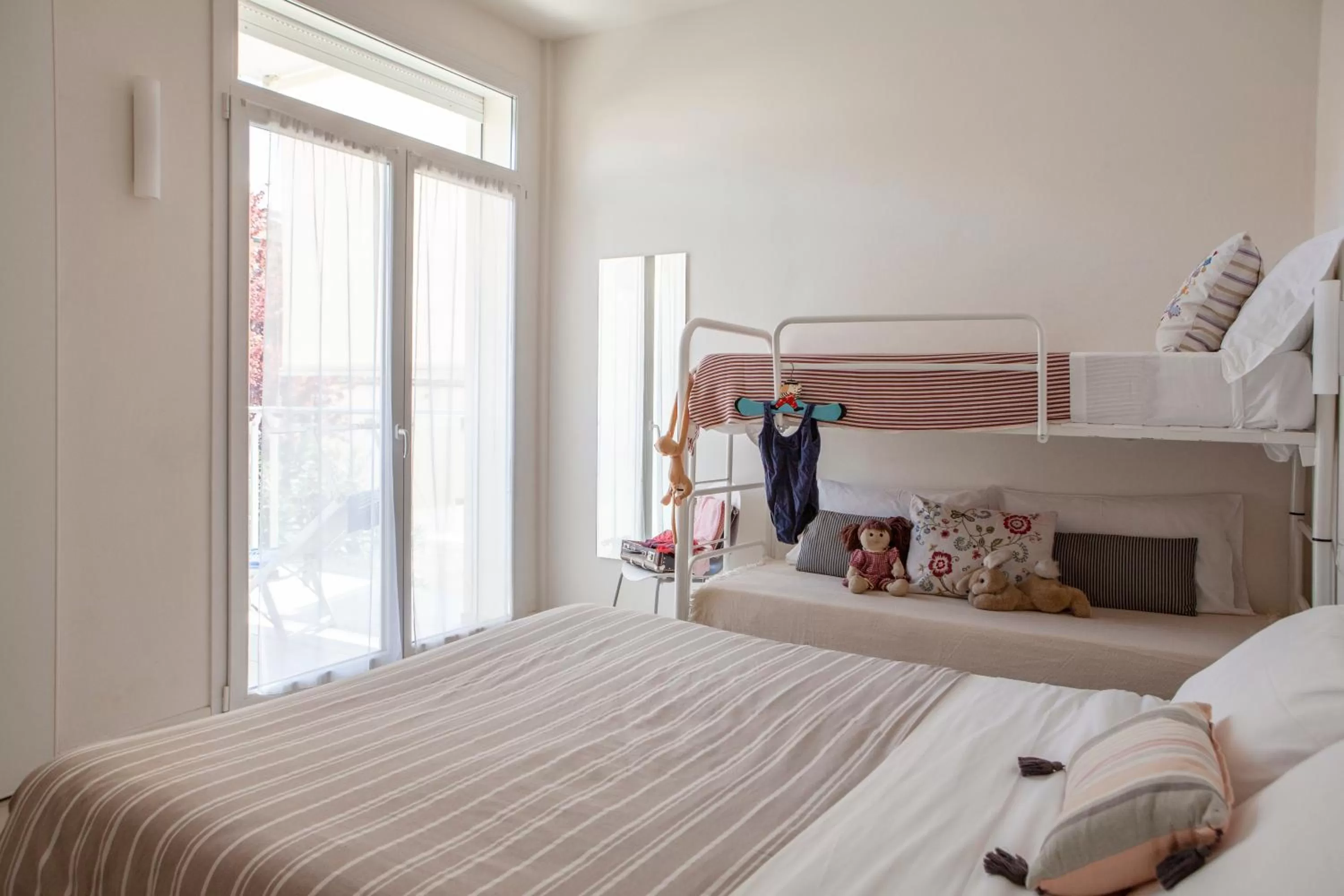 Bedroom, Bed in Residence Sunrise