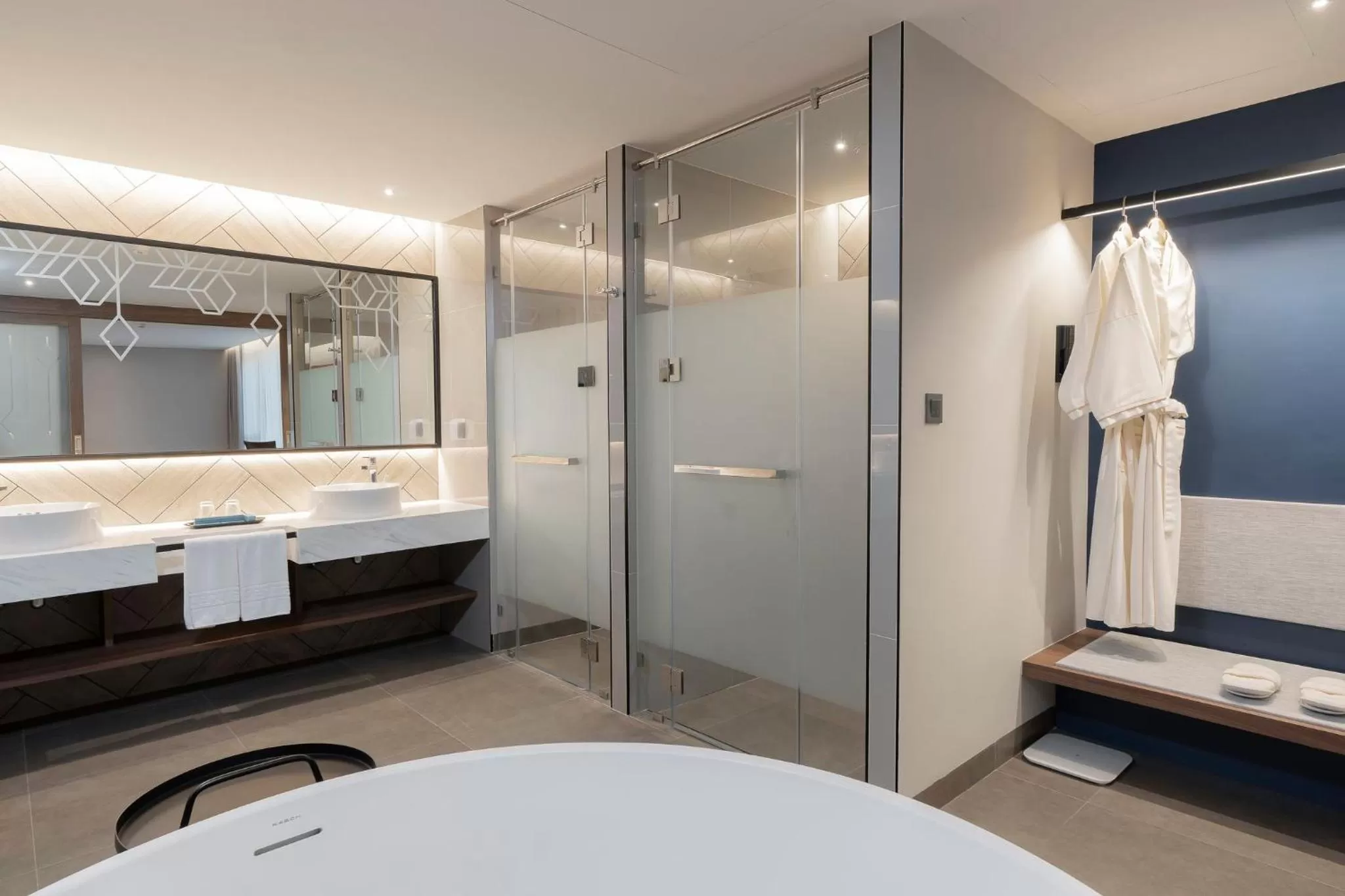 Bedroom, Bed in Centara Life Hotel Bangkok Phra Nakhon