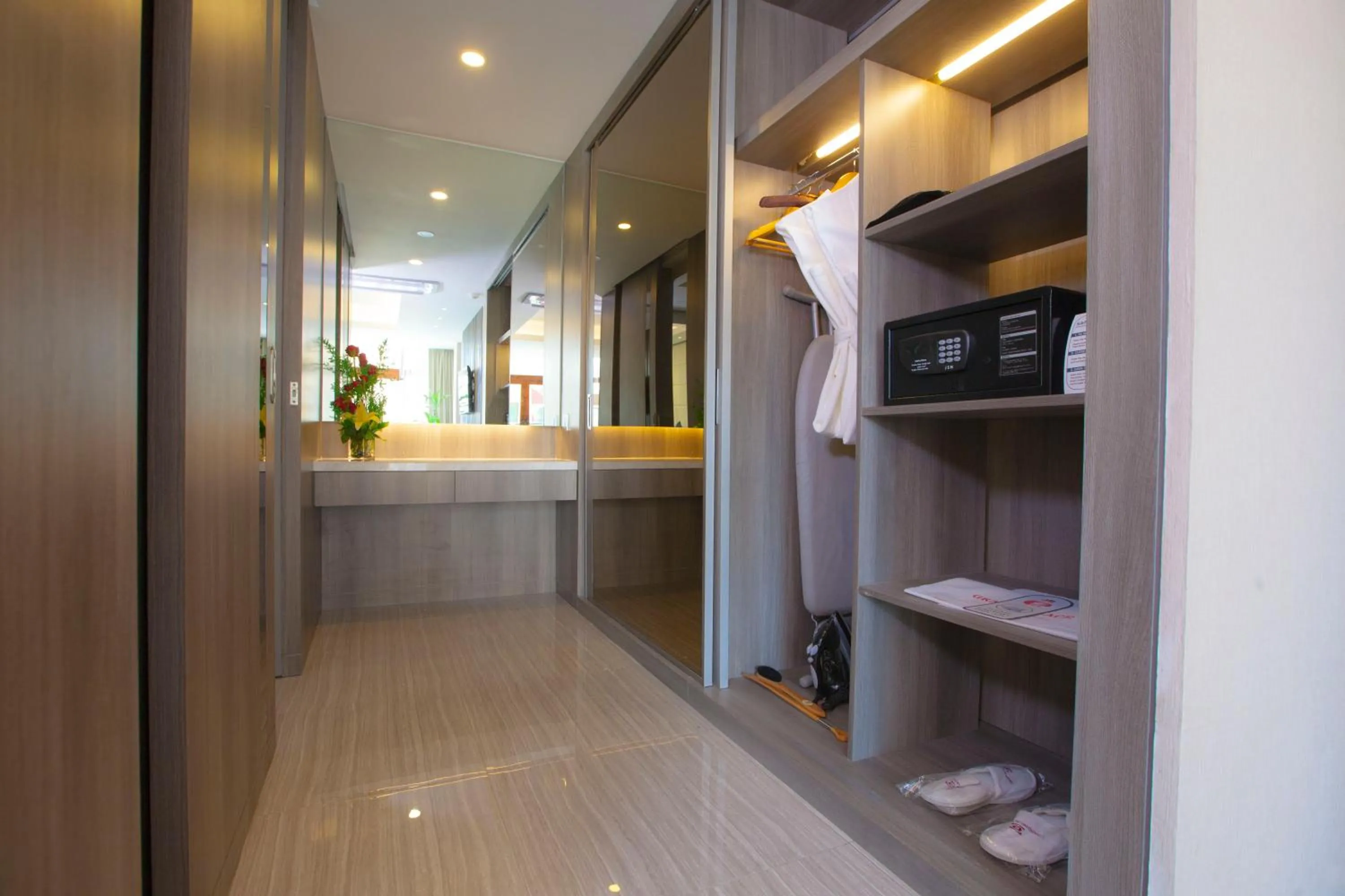 Decorative detail in Grand Palace Hotel