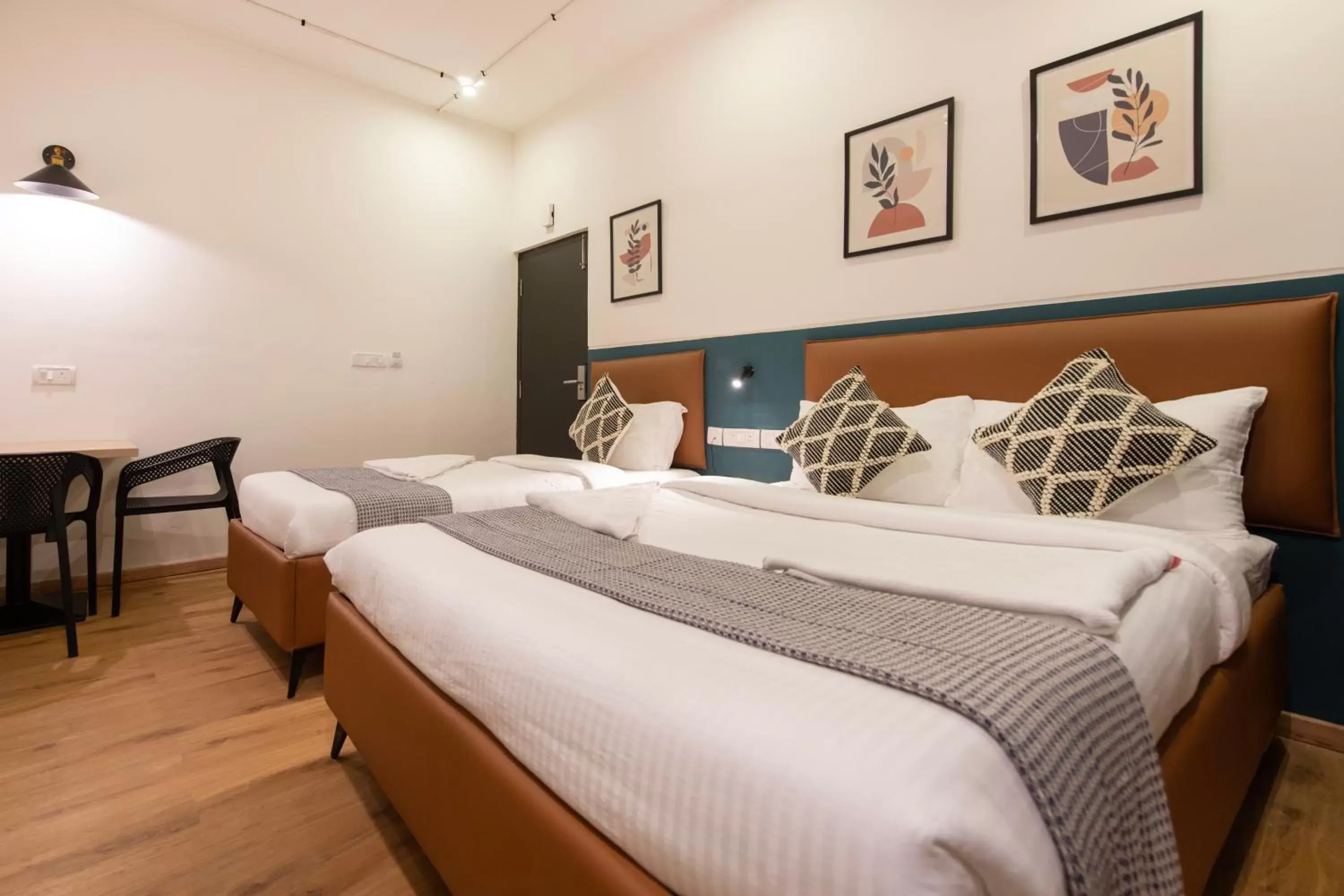 Deluxe in Convastay Prestige- Near Apollo Hospital & US Consulate Deluxe in Convastay Prestige- Near Apollo Hospital & US Consulate