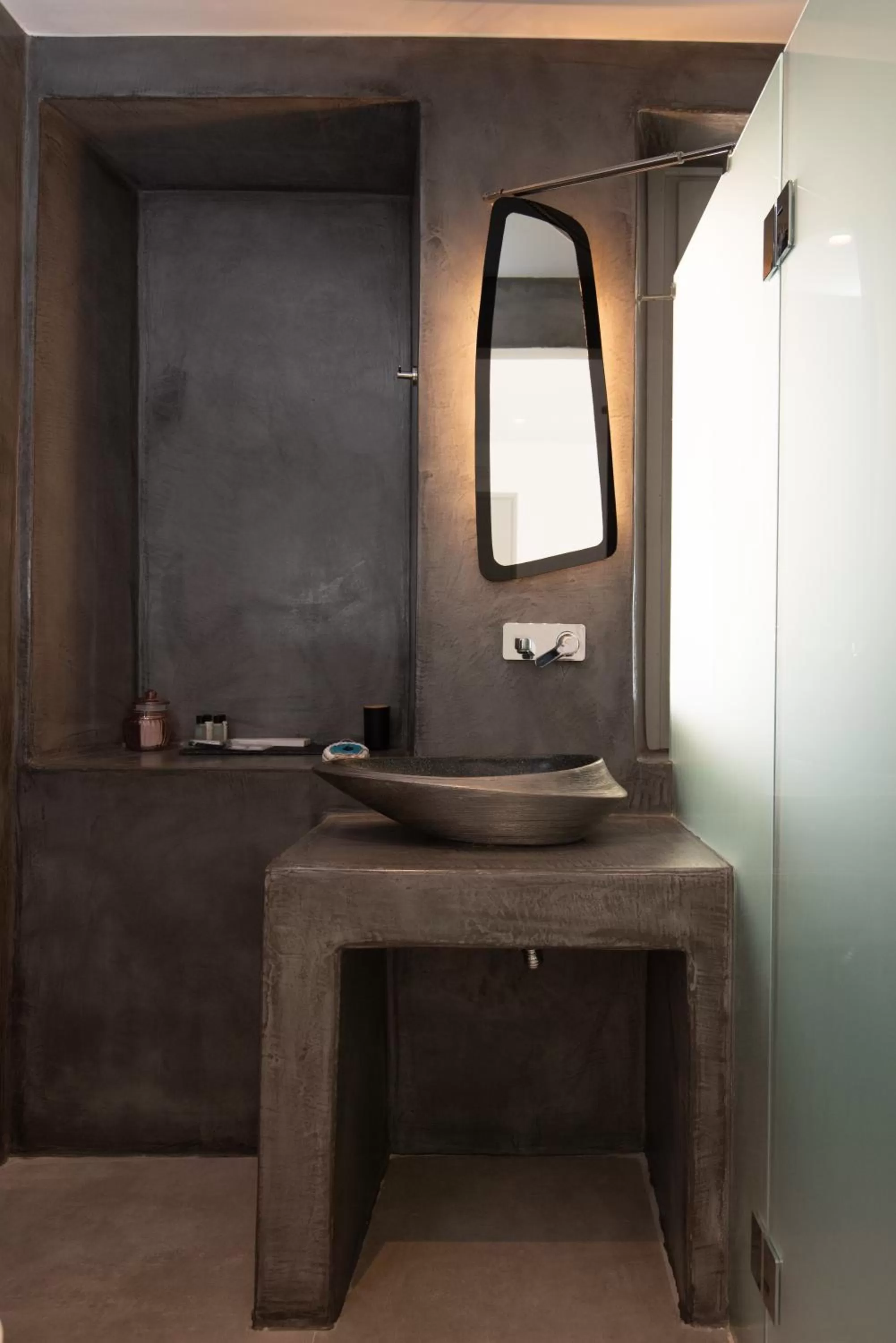 Caldera Cliff Illusion