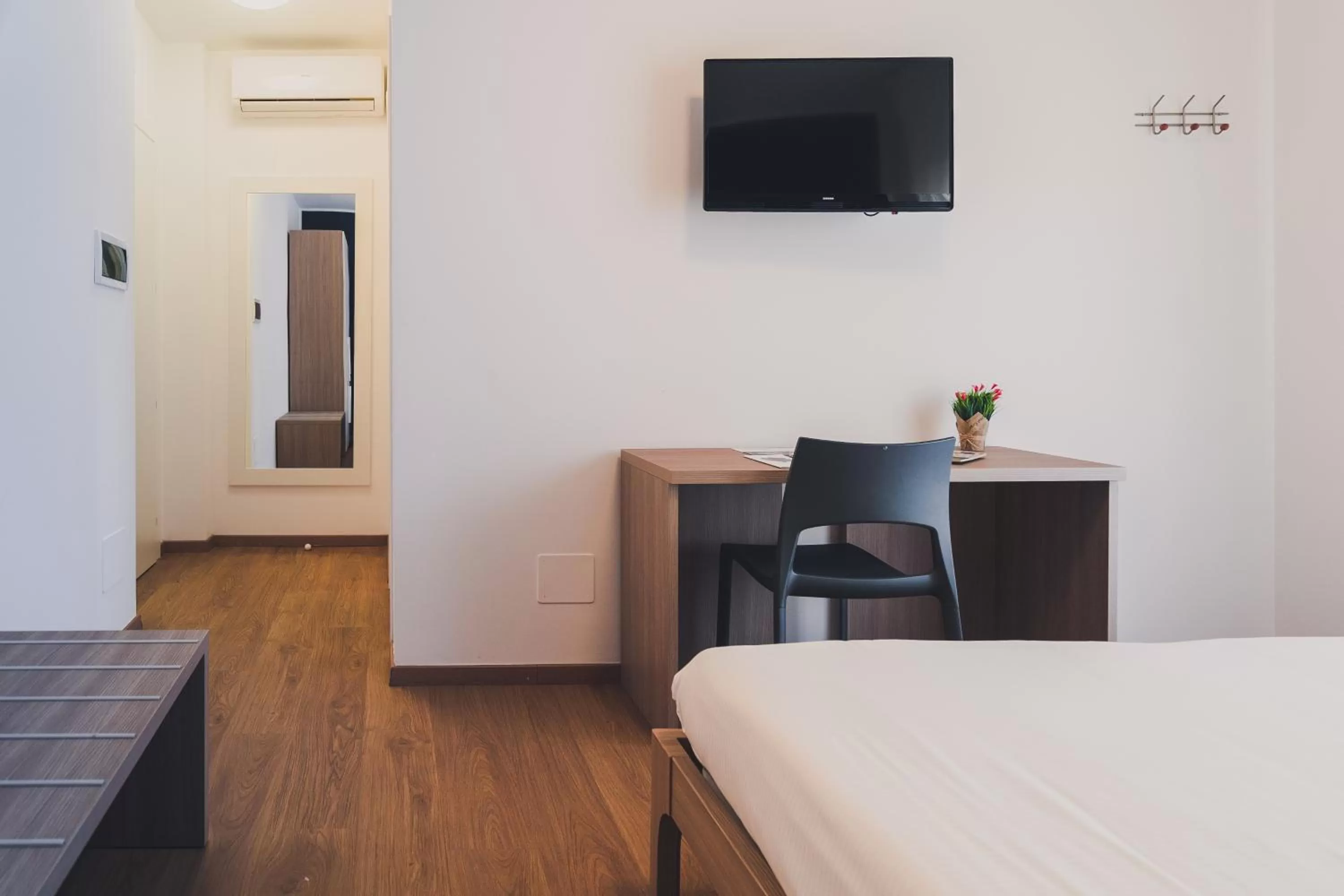 Bedroom, Bed in Trip Room & Breakfast