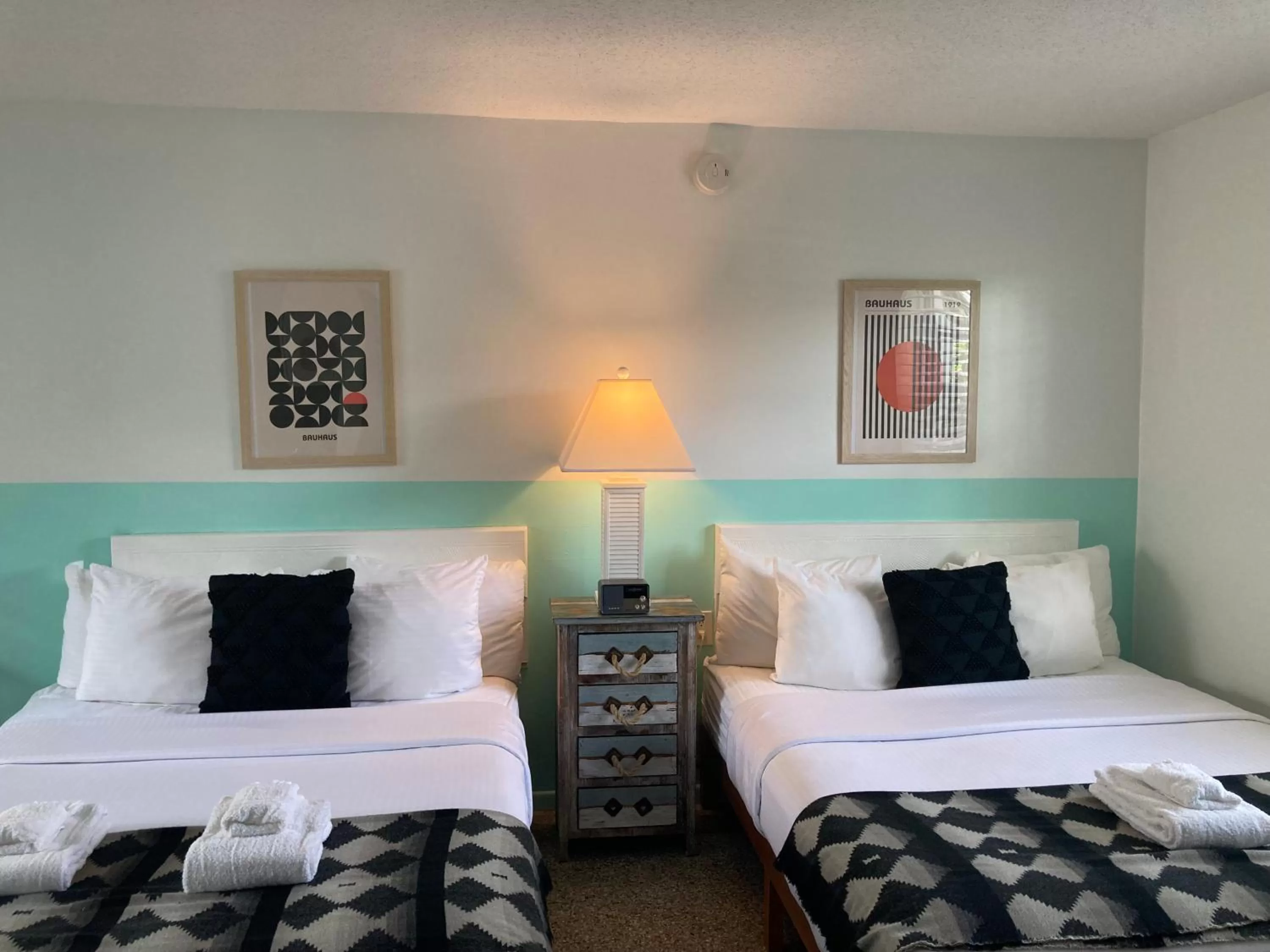 Bed in Seaspray Surf Lodge