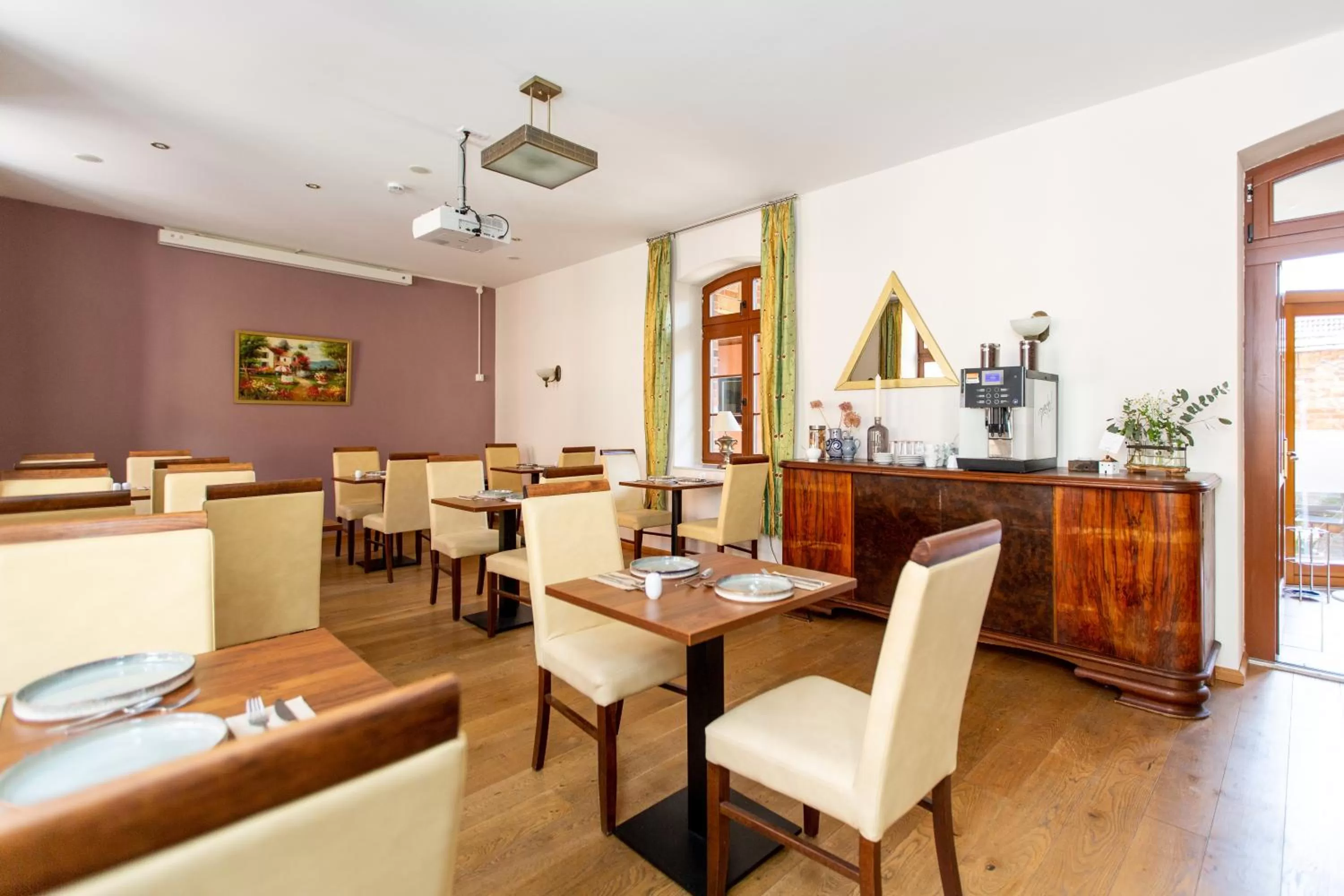 Restaurant/Places to Eat in Hotel Haus Sajons